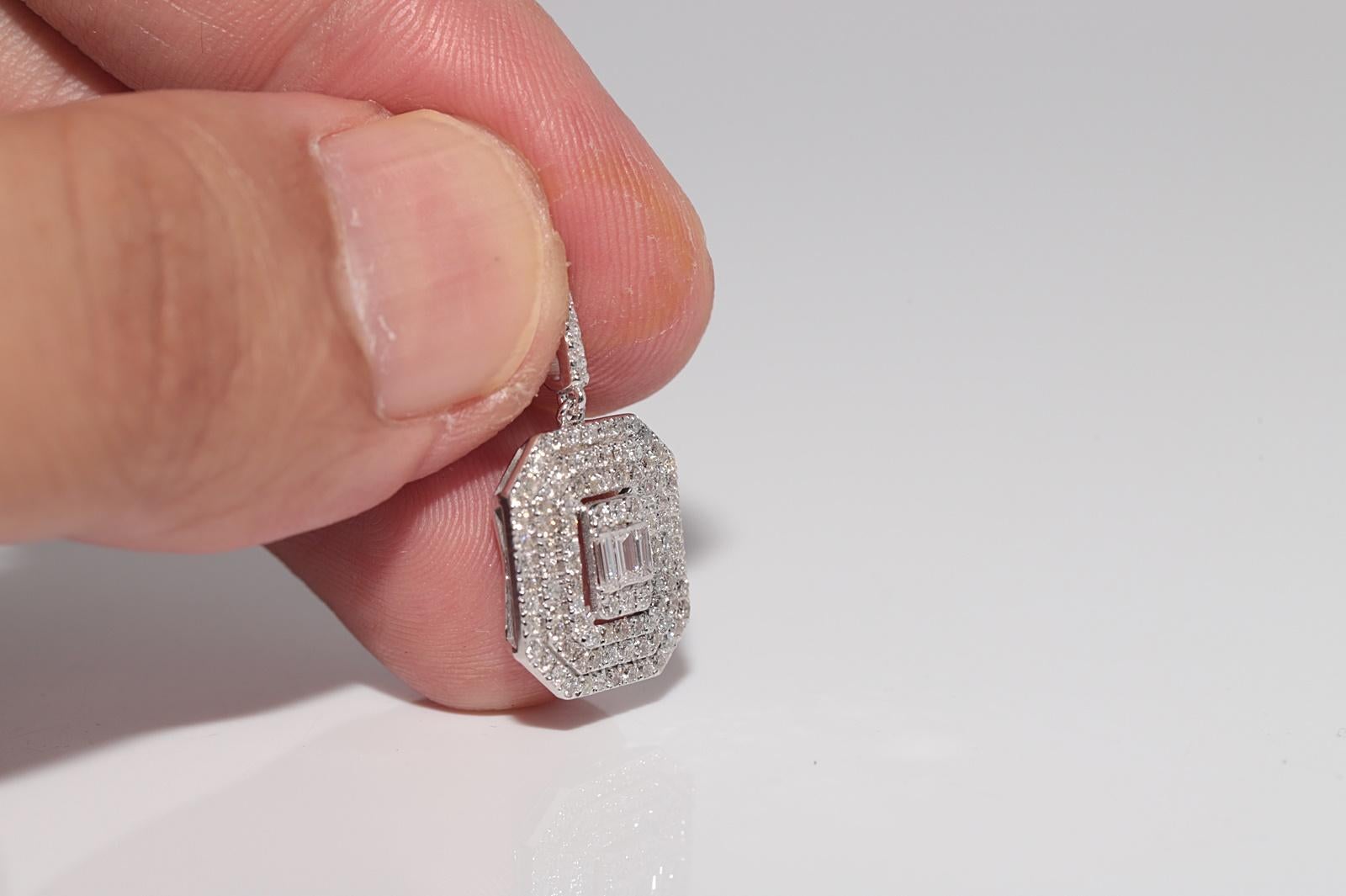 Collana con ciondolo decorato con diamanti naturali in oro 14k New Made in vendita 2