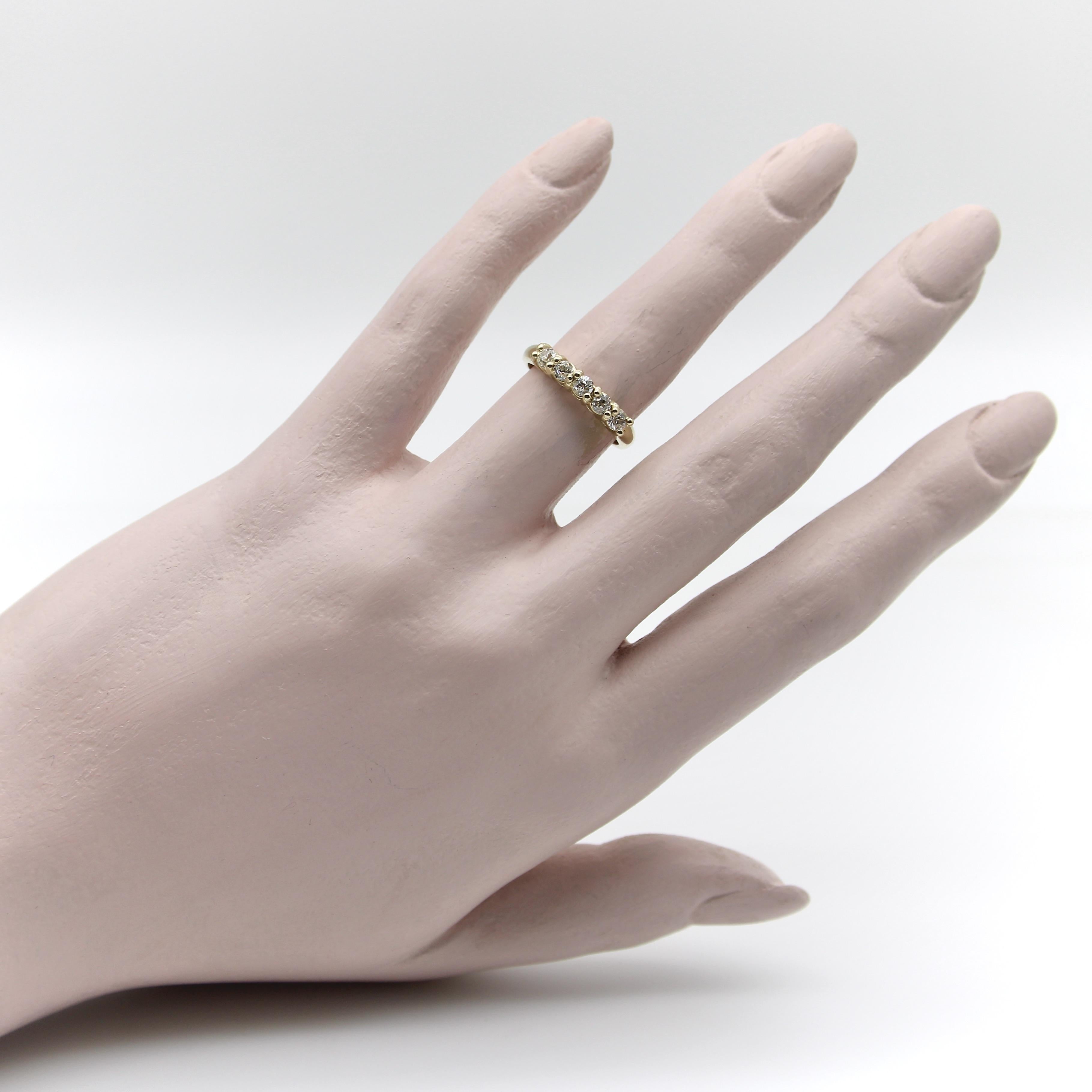 Bague à cinq pierres en or 14K, taille européenne ancienne Signature en vente 4