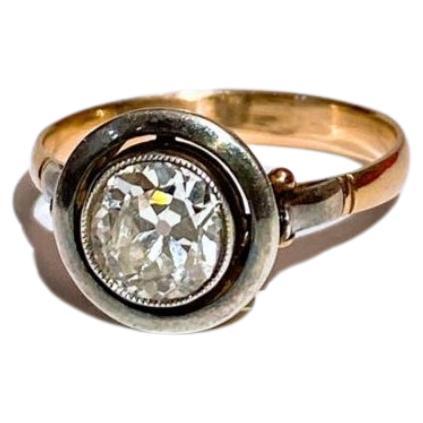 Anillo de Oro Solitario con Diamantes talla Mina Antigua