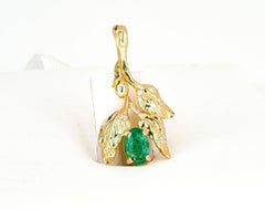 Olive Pendant with Emerald and Diamonds in 14k gold