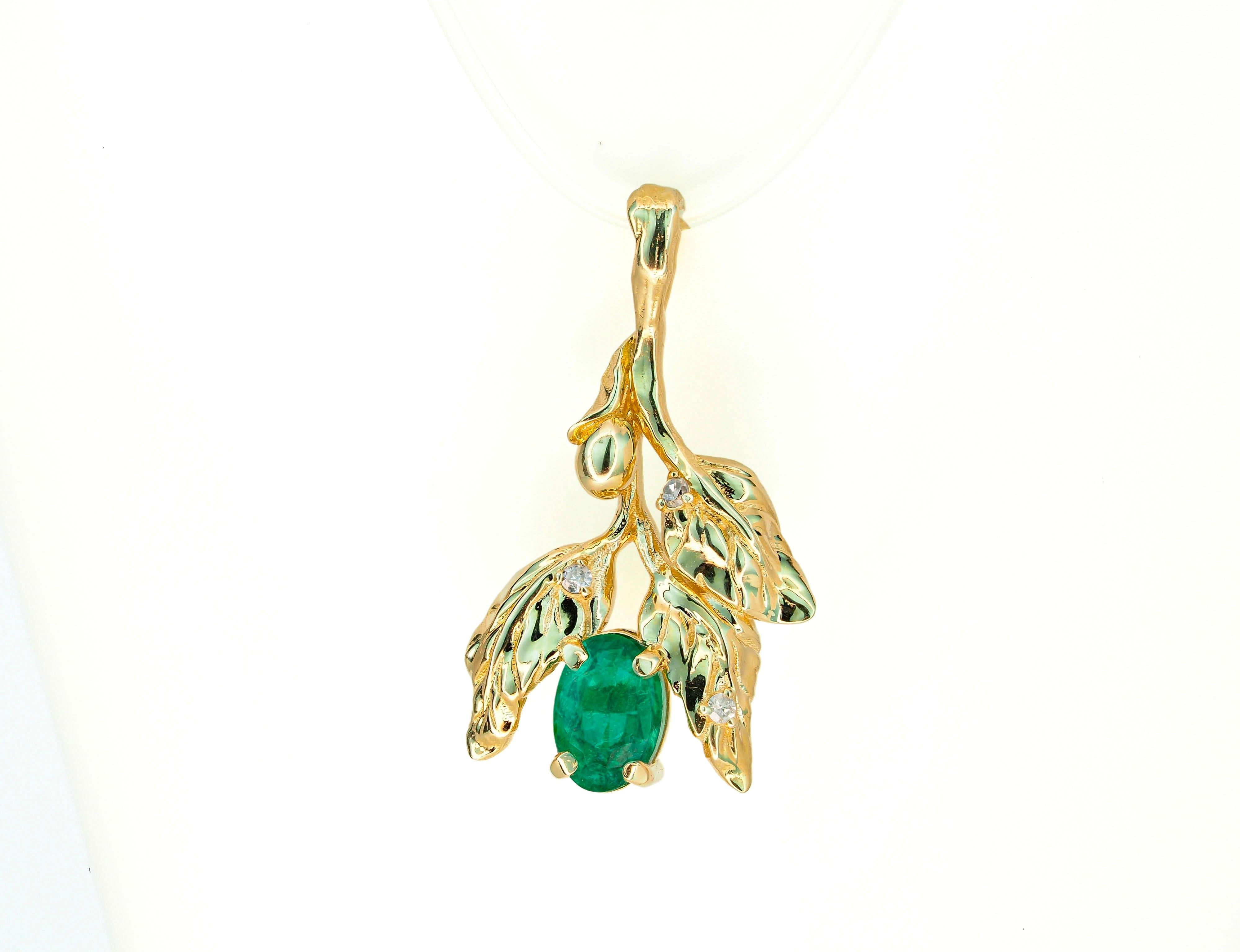 Olive Pendant with Emerald and Diamonds in 14k gold In New Condition For Sale In Istanbul, TR