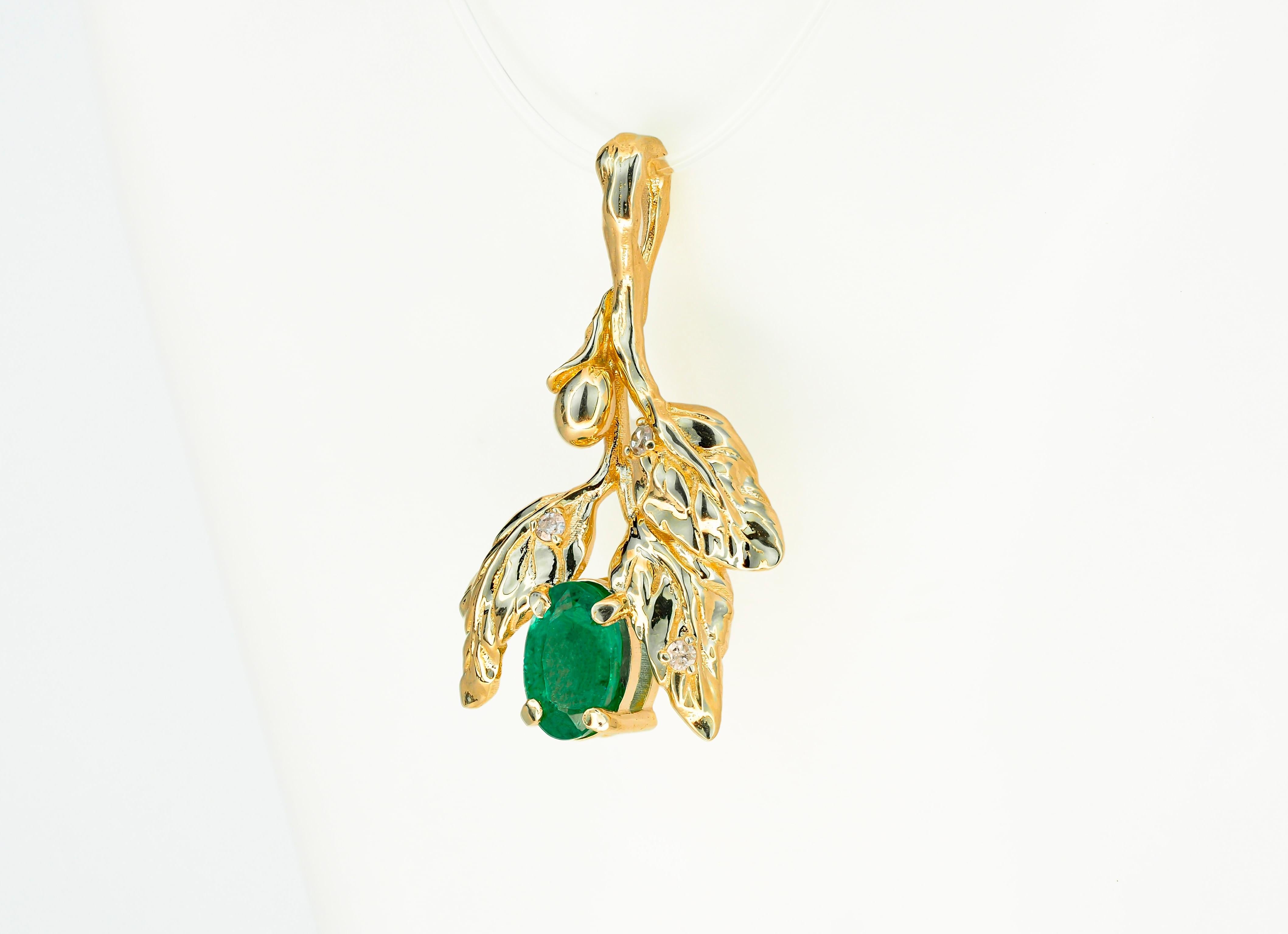 Olive Pendant with Emerald and Diamonds in 14k gold For Sale 1