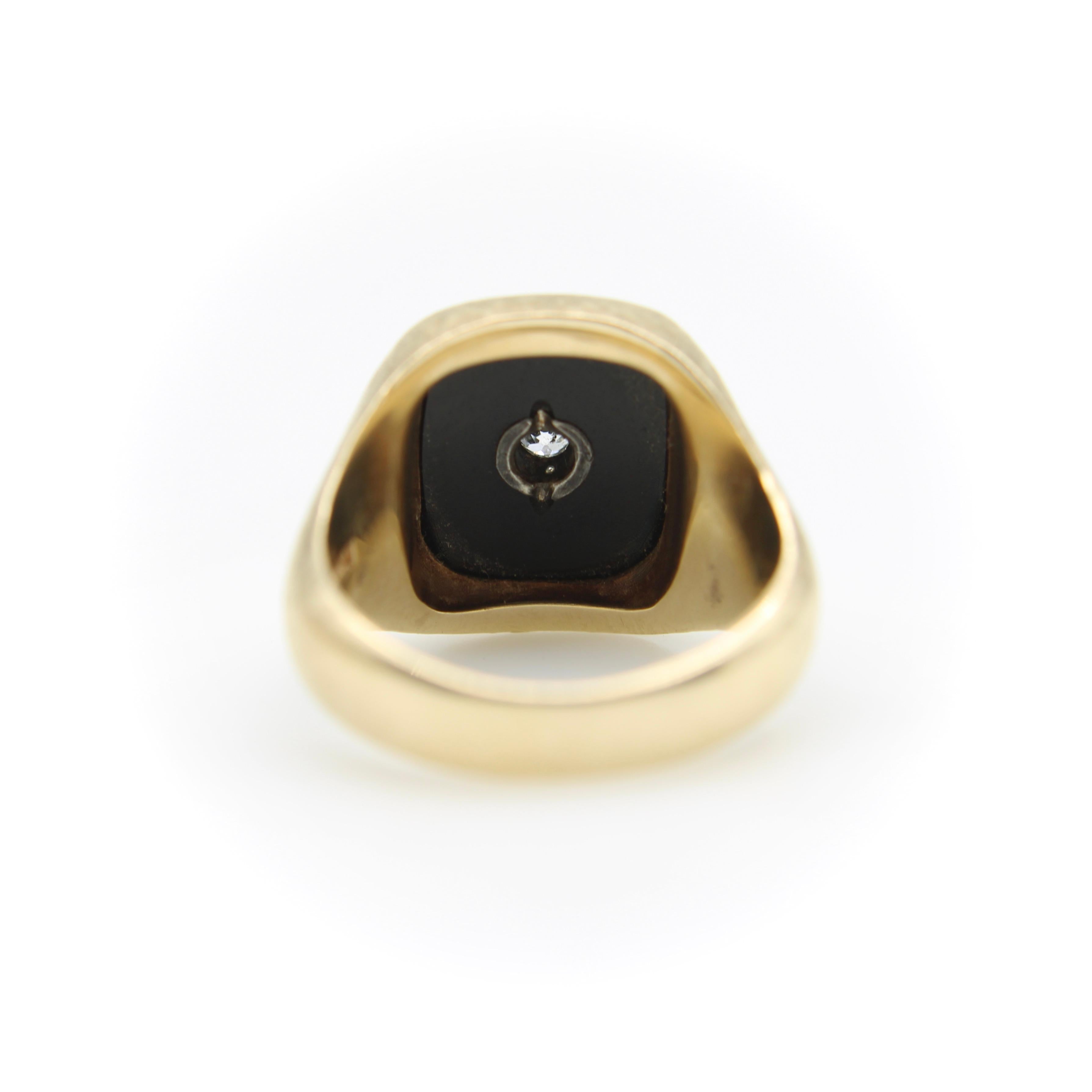14K Gold Onyx and Diamond Signet Ring  In Good Condition For Sale In Venice, CA