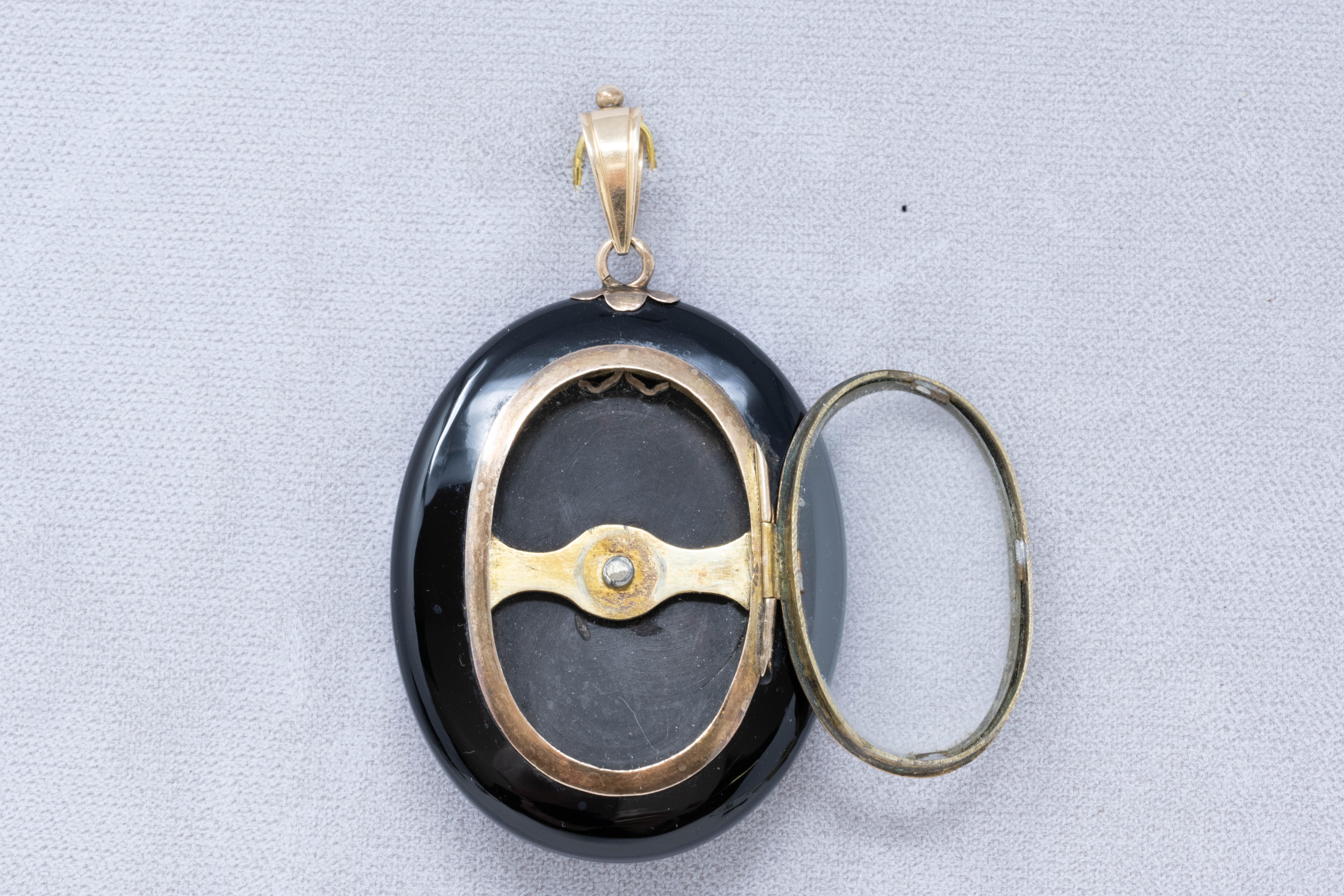 Women's 14k Gold & Onyx Victorian in Memorium Locket Pendant For Sale