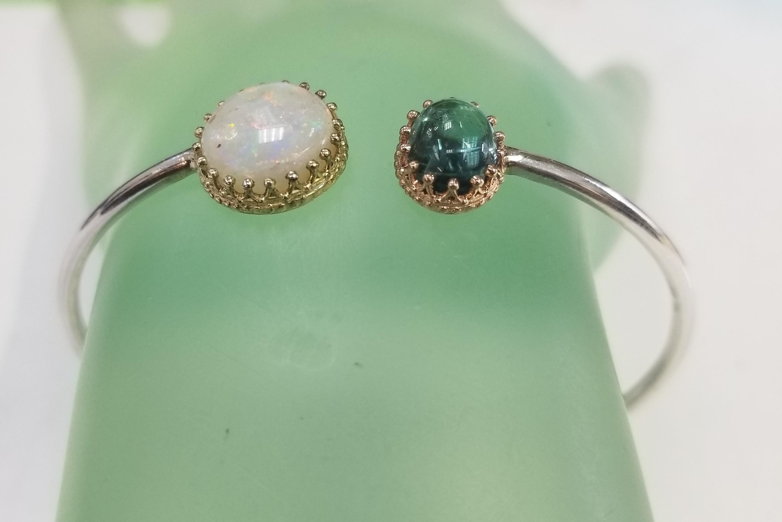 Armband aus 18 Karat Gold mit Opal und blauem Topas für Damen oder Herren im Angebot
