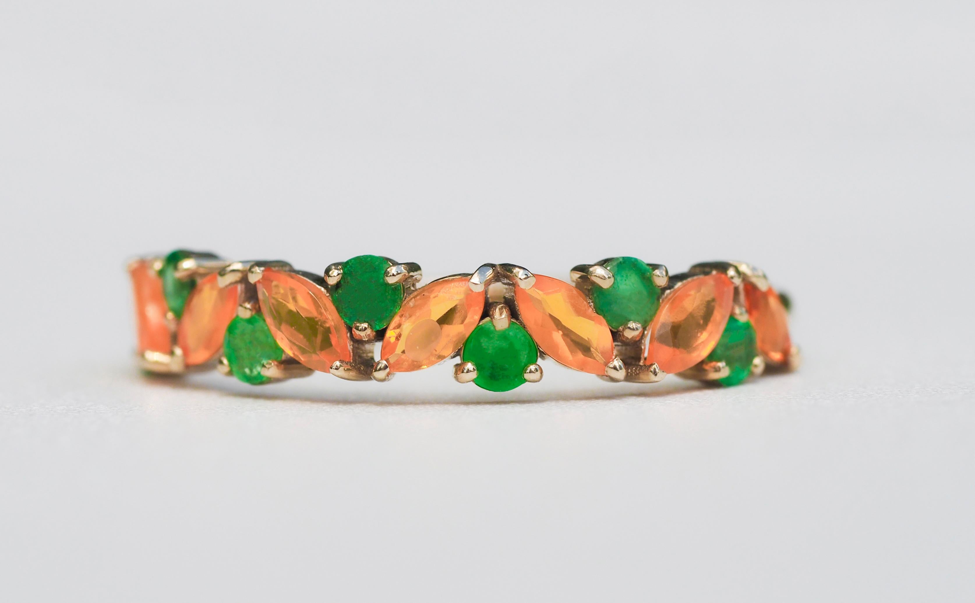 En venta: Anillo media eternidad ópalo y esmeralda oro 14k  11