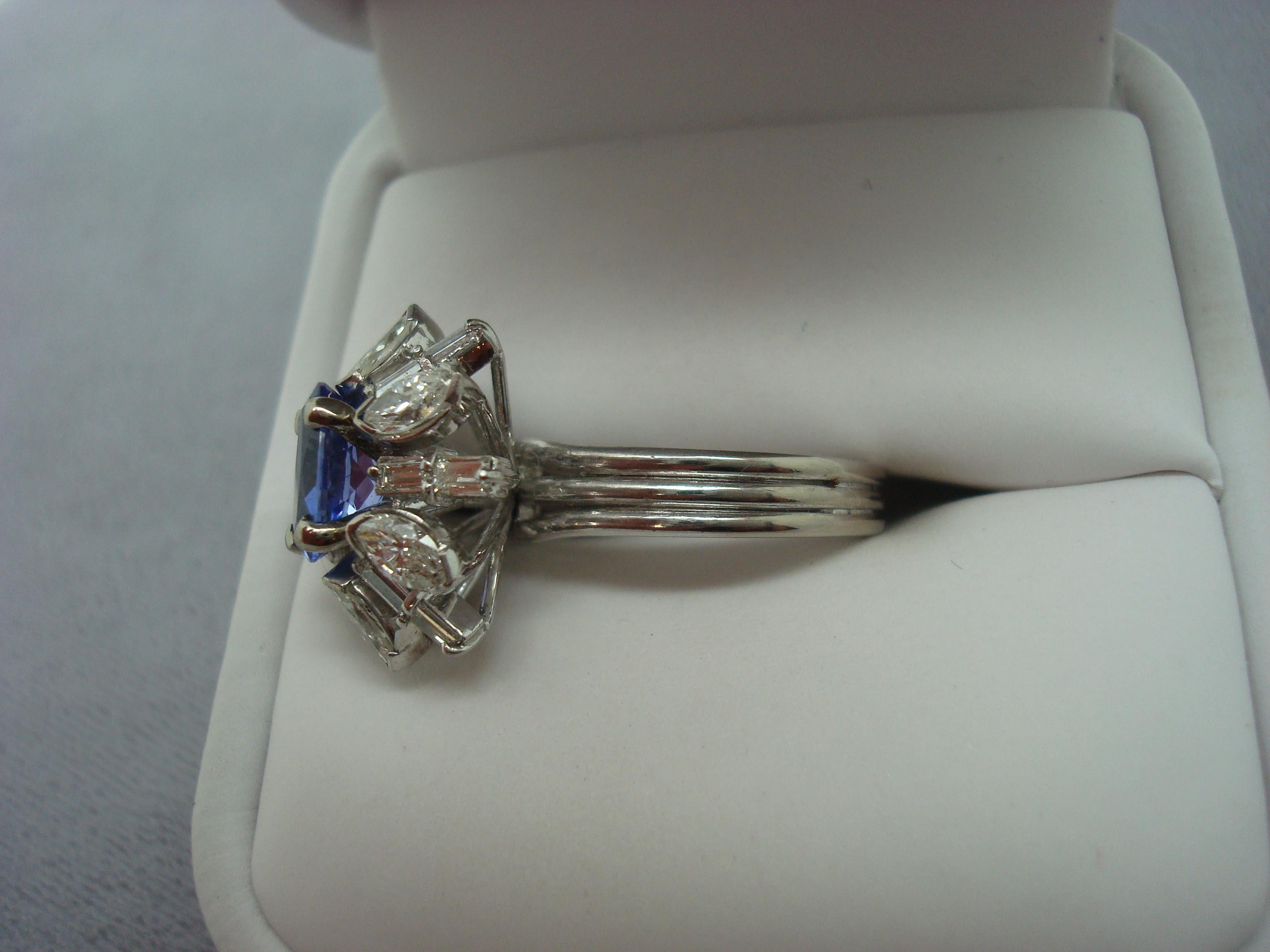 Contemporary 14k Gold Oval 1.35ct Genuine Natural Tanzanite Ring with Diamonds '#787' For Sale