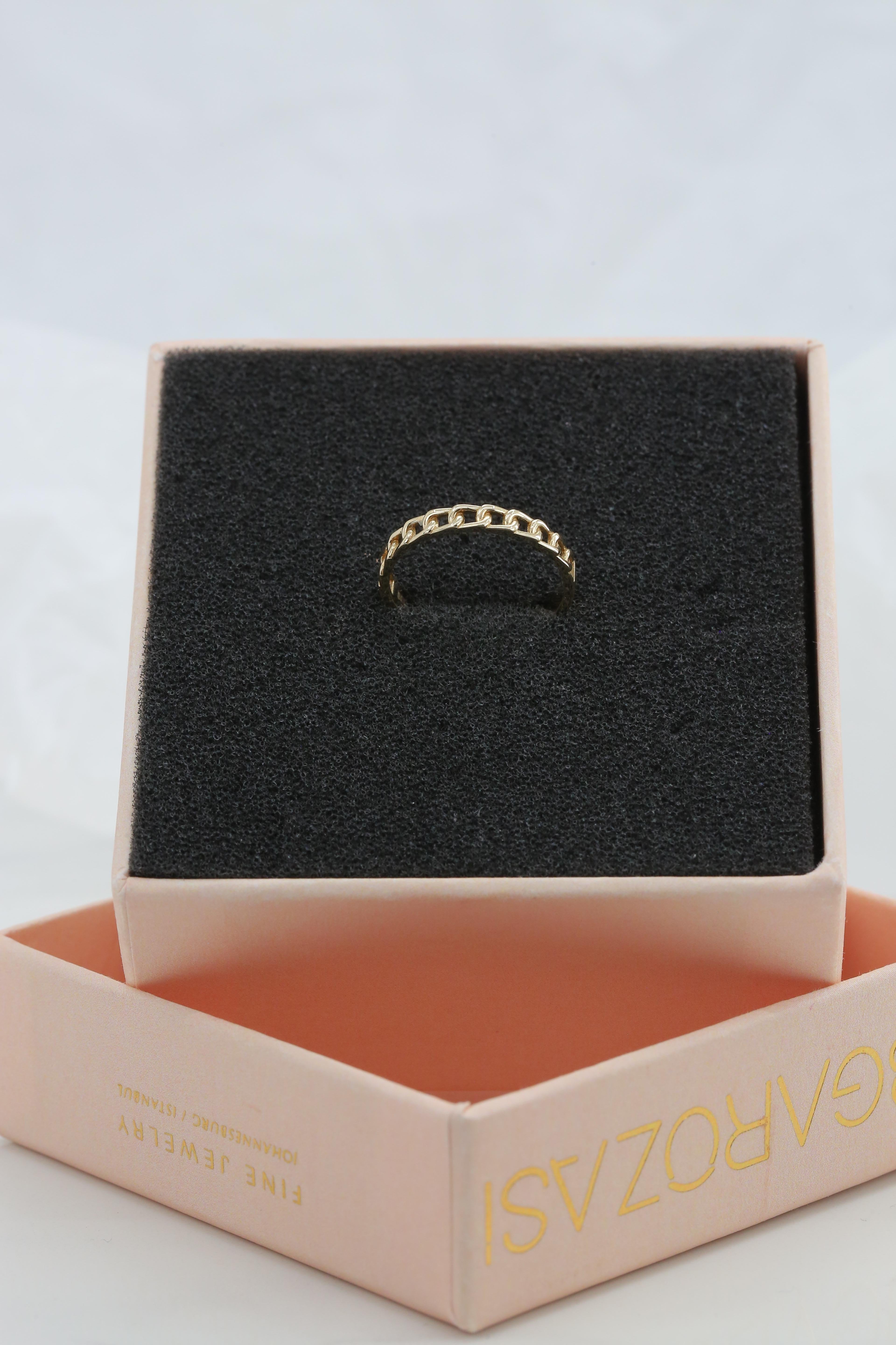 For Sale:  14k Gold Oval Chain Ring, Gold Link Ring, Designer Chain Ring 3