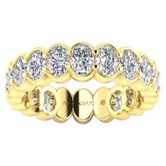 14K Gold Oval Eternity Moderner Ehering mit halber Lünette