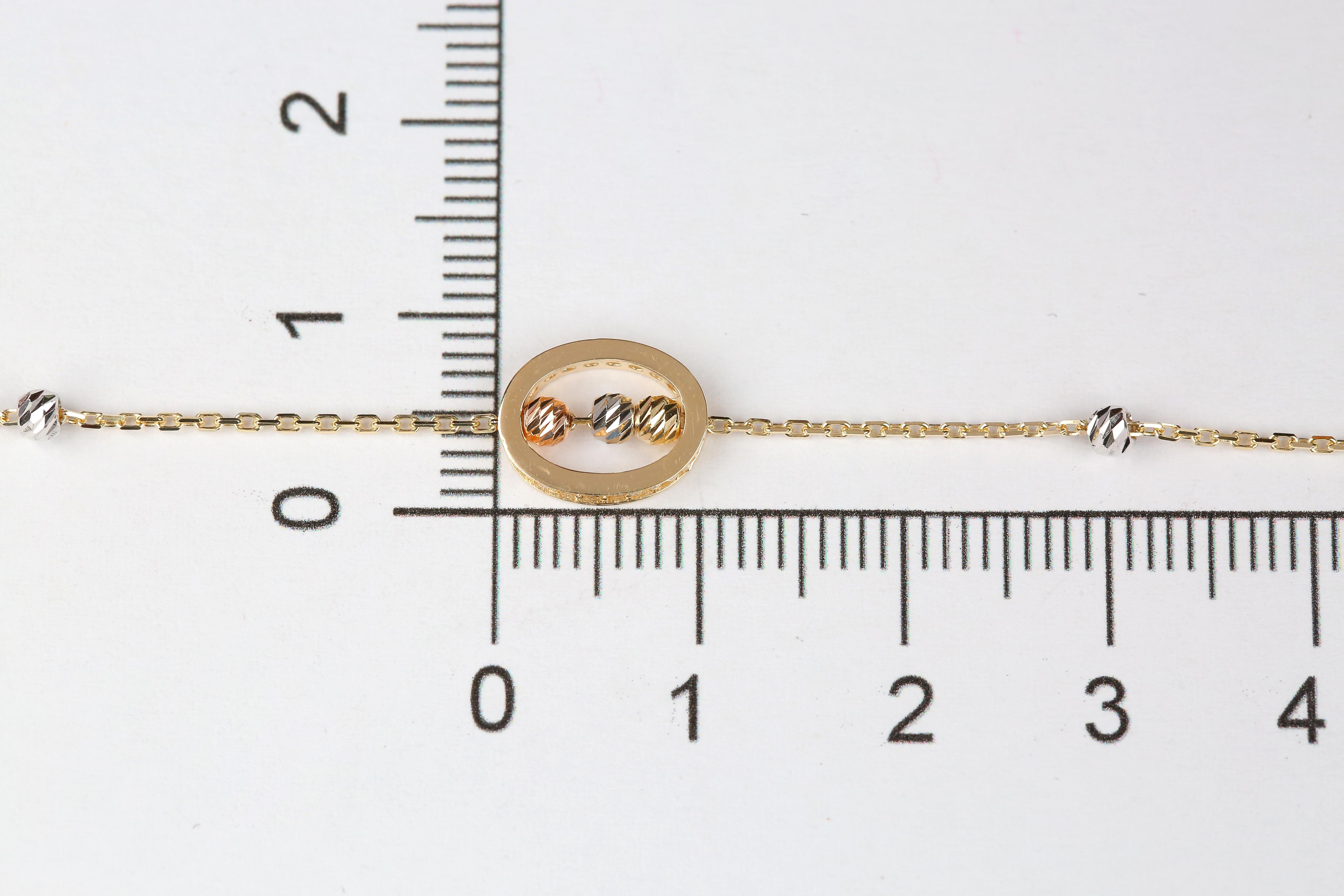 Bracelet perlé en or 14K avec breloque ovale en vente 6