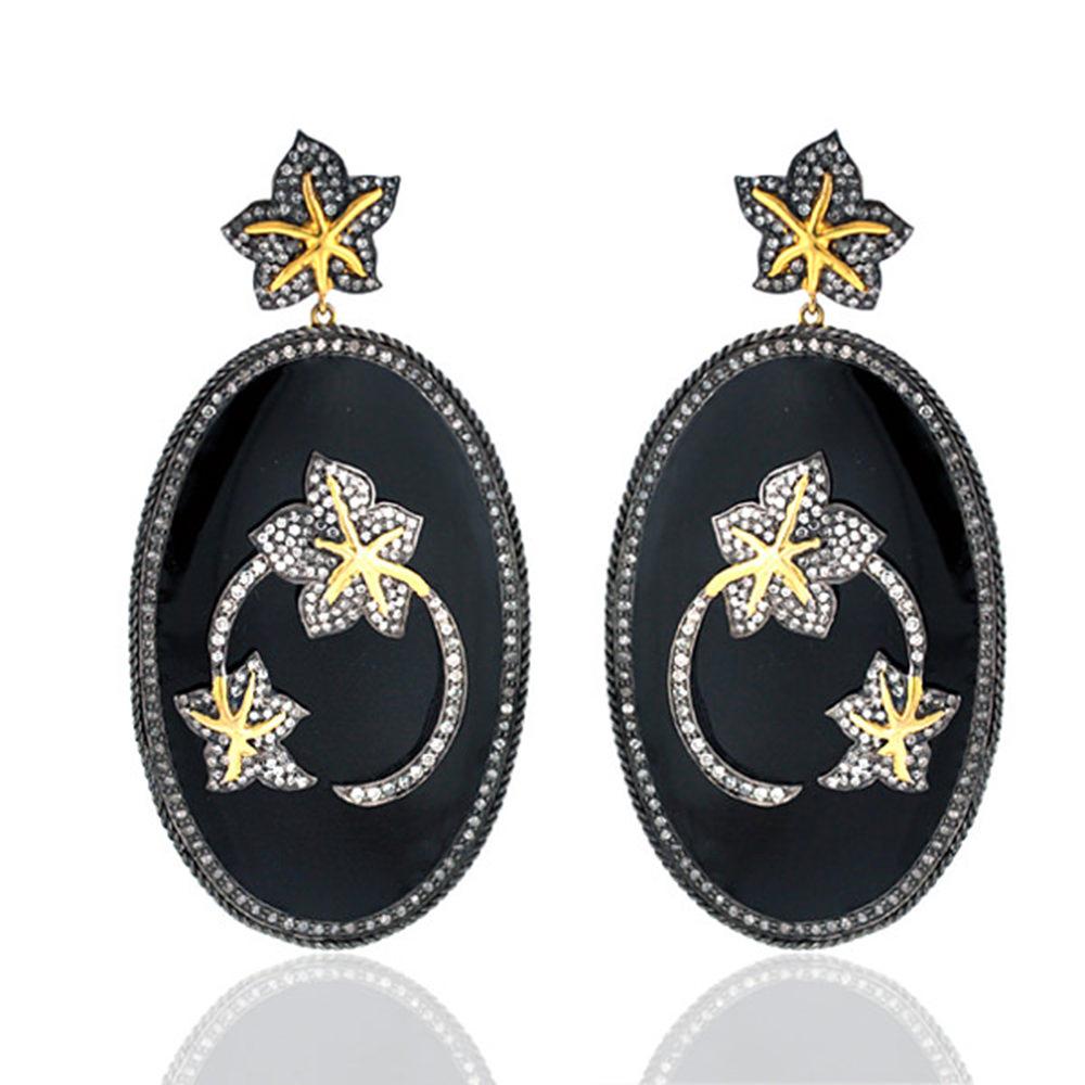 Contemporary 14k Gold Oval Shaped Enamel Earring With Diamond Floral Motif For Sale