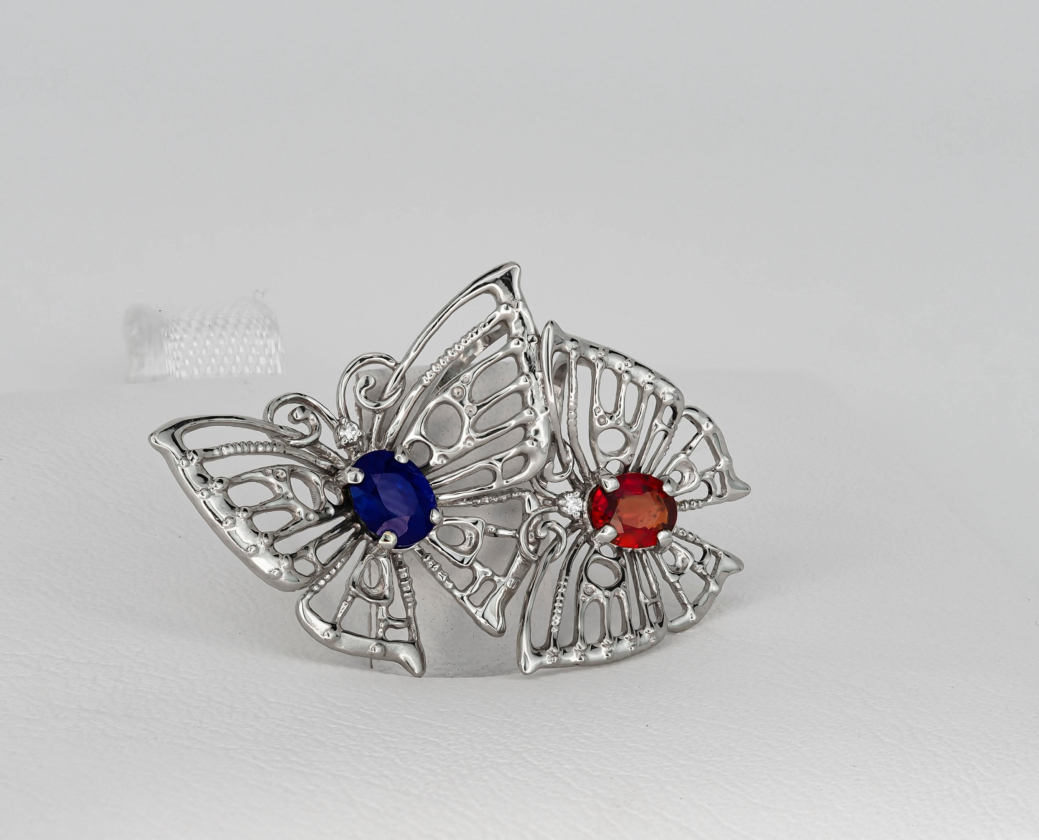 Pendente a forma di farfalla con zaffiri e diamanti in oro 14k In condizioni Nuovo in vendita a Istanbul, TR
