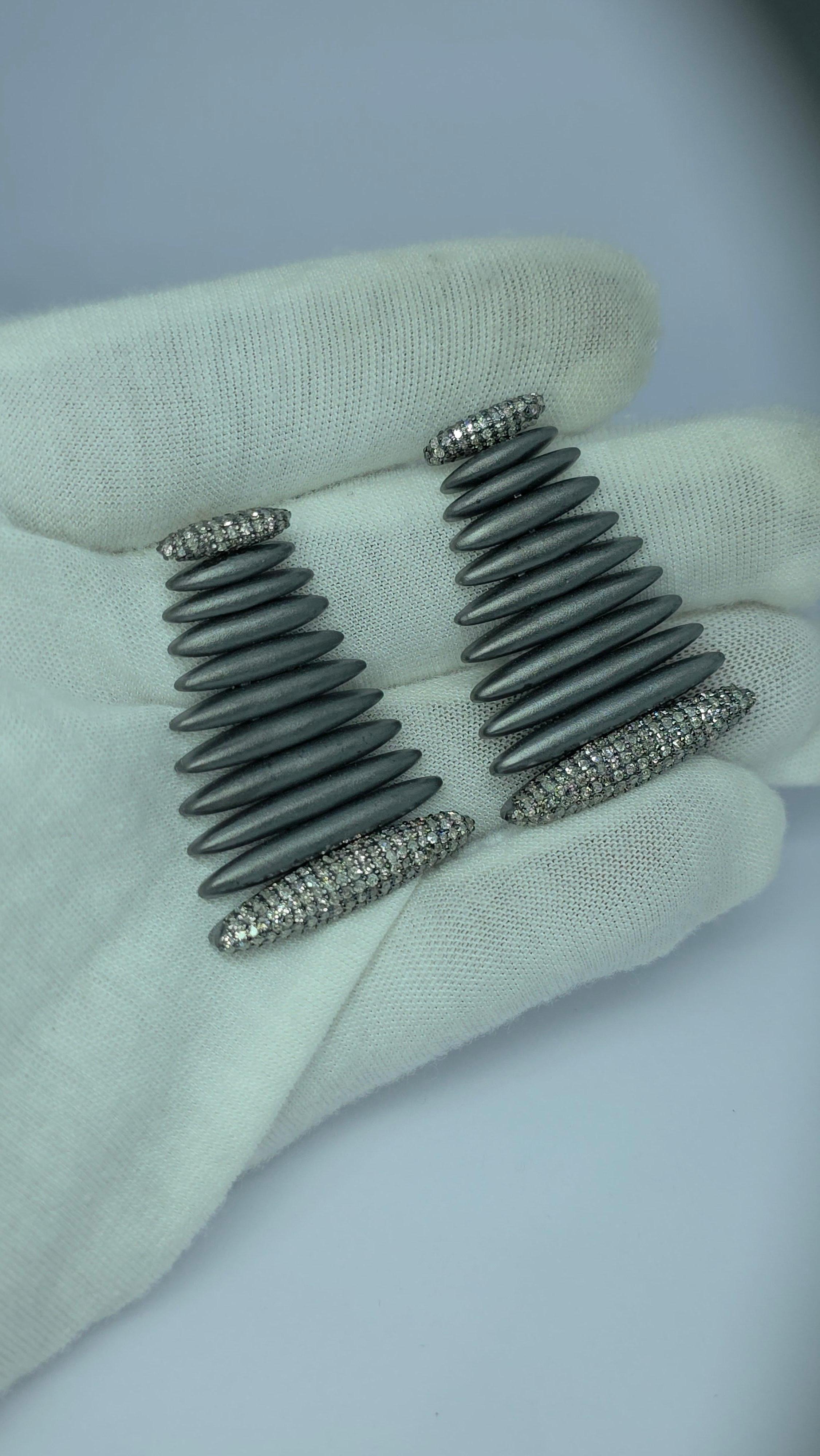 Orecchino in oro 14k con pavé di diamanti in argento 925 Gioielli di moda moderni in vendita 6