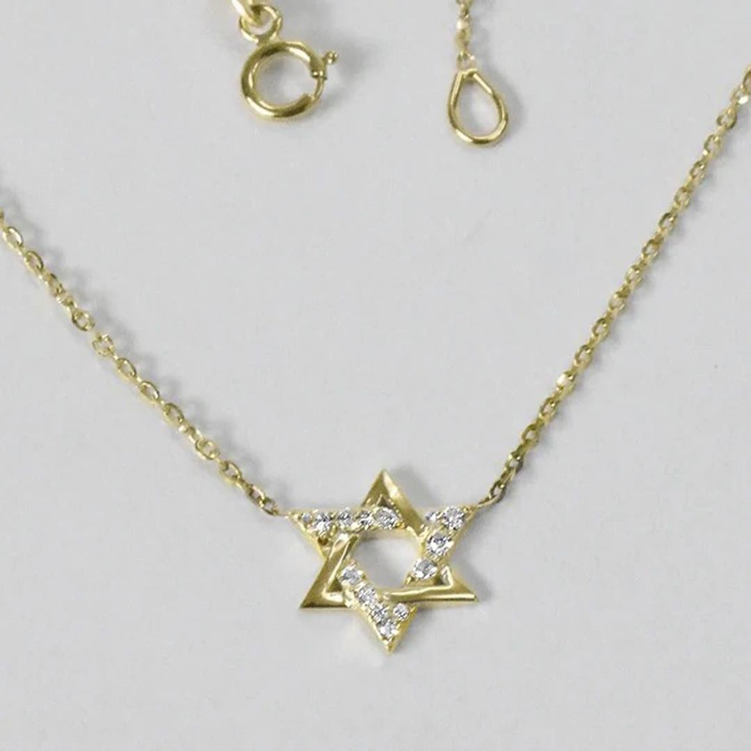 Round Cut 14k Gold Diamond Star of David Pendant Necklace Minimal Diamond Necklace For Sale