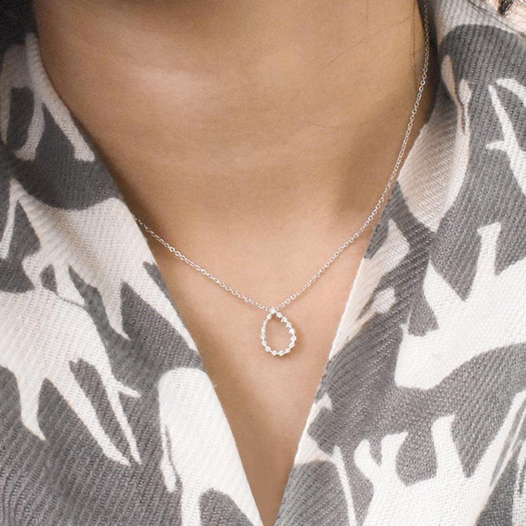 Round Cut 14k Gold Pear Shape Diamond Necklace Teardrop Pendant Necklace For Sale