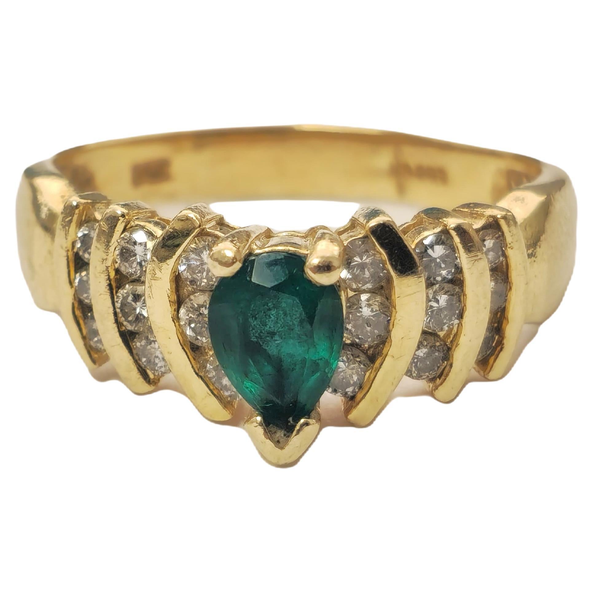 14k Gold Pear Shaped Emerald and Diamond Ring For Sale