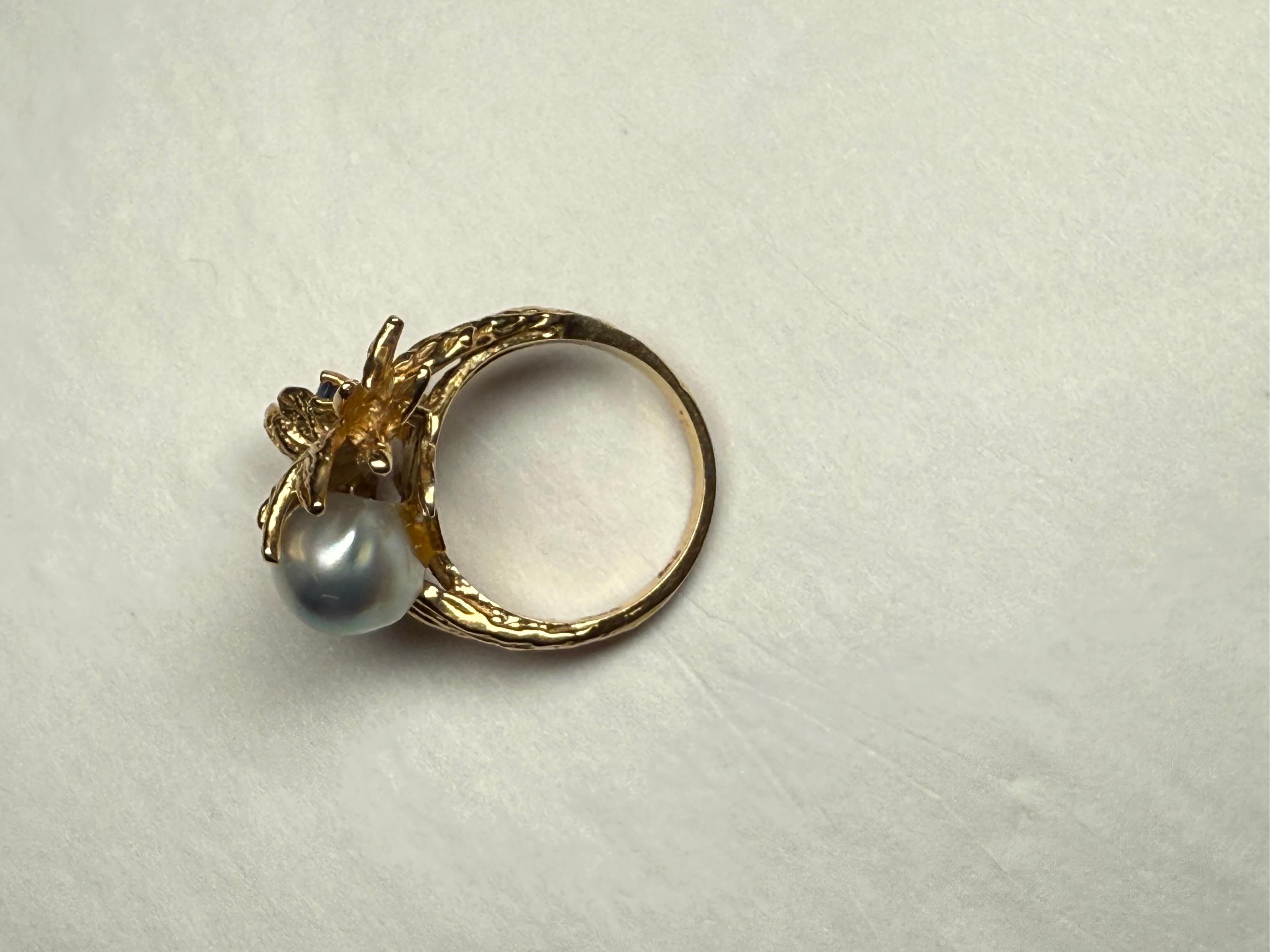 Women's or Men's 14K Gold Pearl And Sapphire Crossover Ring For Sale
