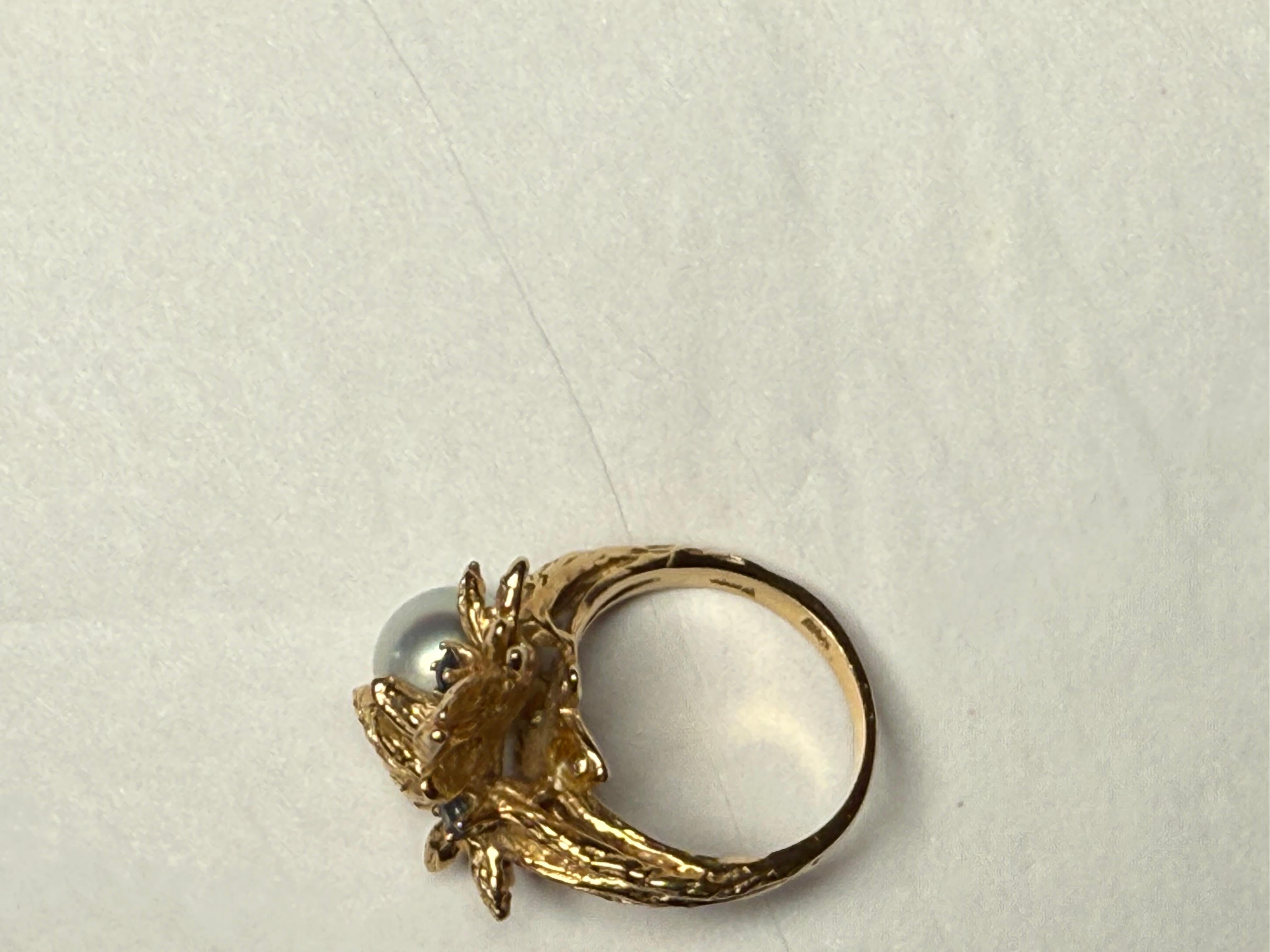 14K Gold Pearl And Sapphire Crossover Ring For Sale 3