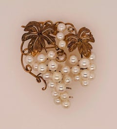 14k Gold Pearl Brooch in Grape Shape