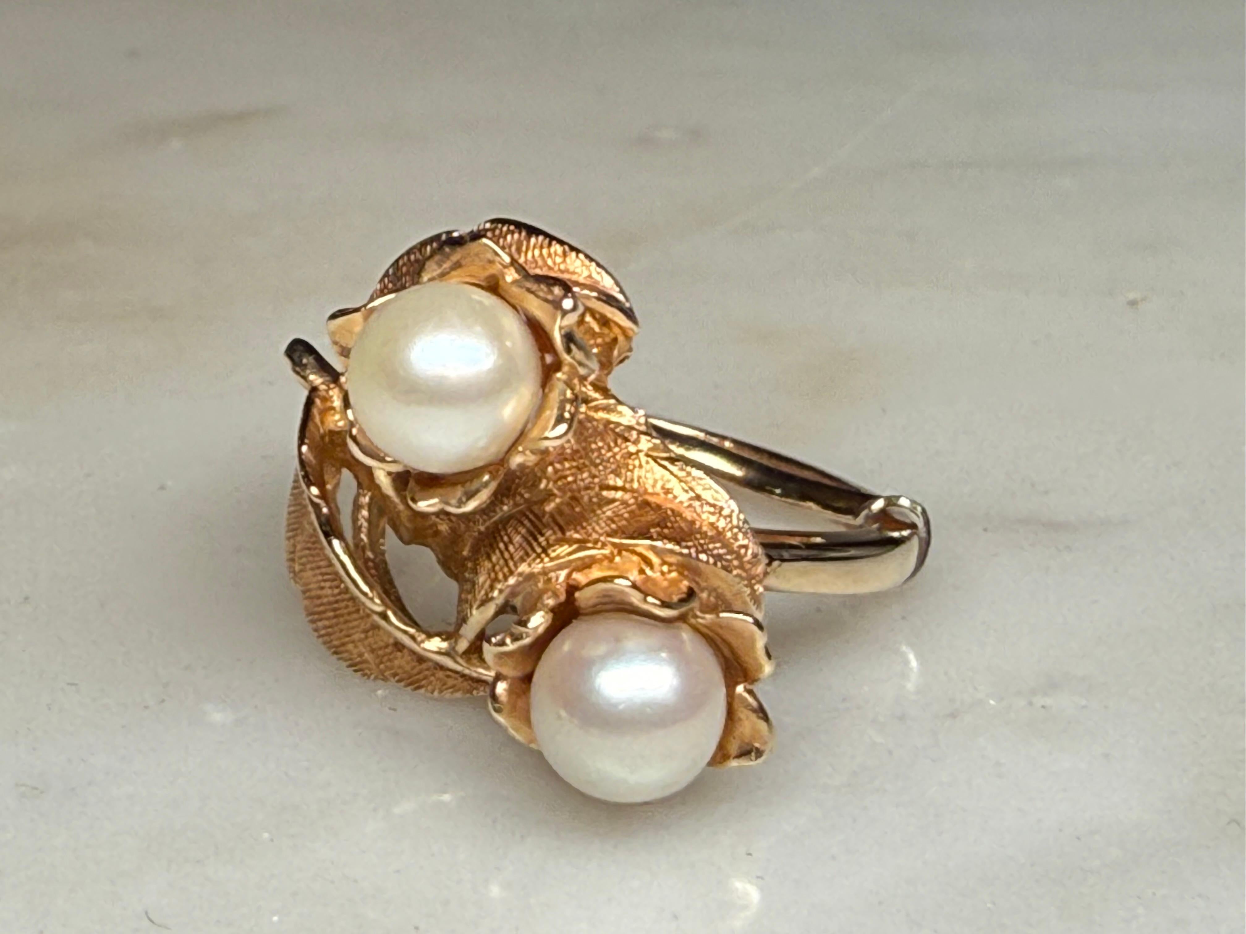 Round Cut 14K Gold Pearl Cocktail Ring For Sale