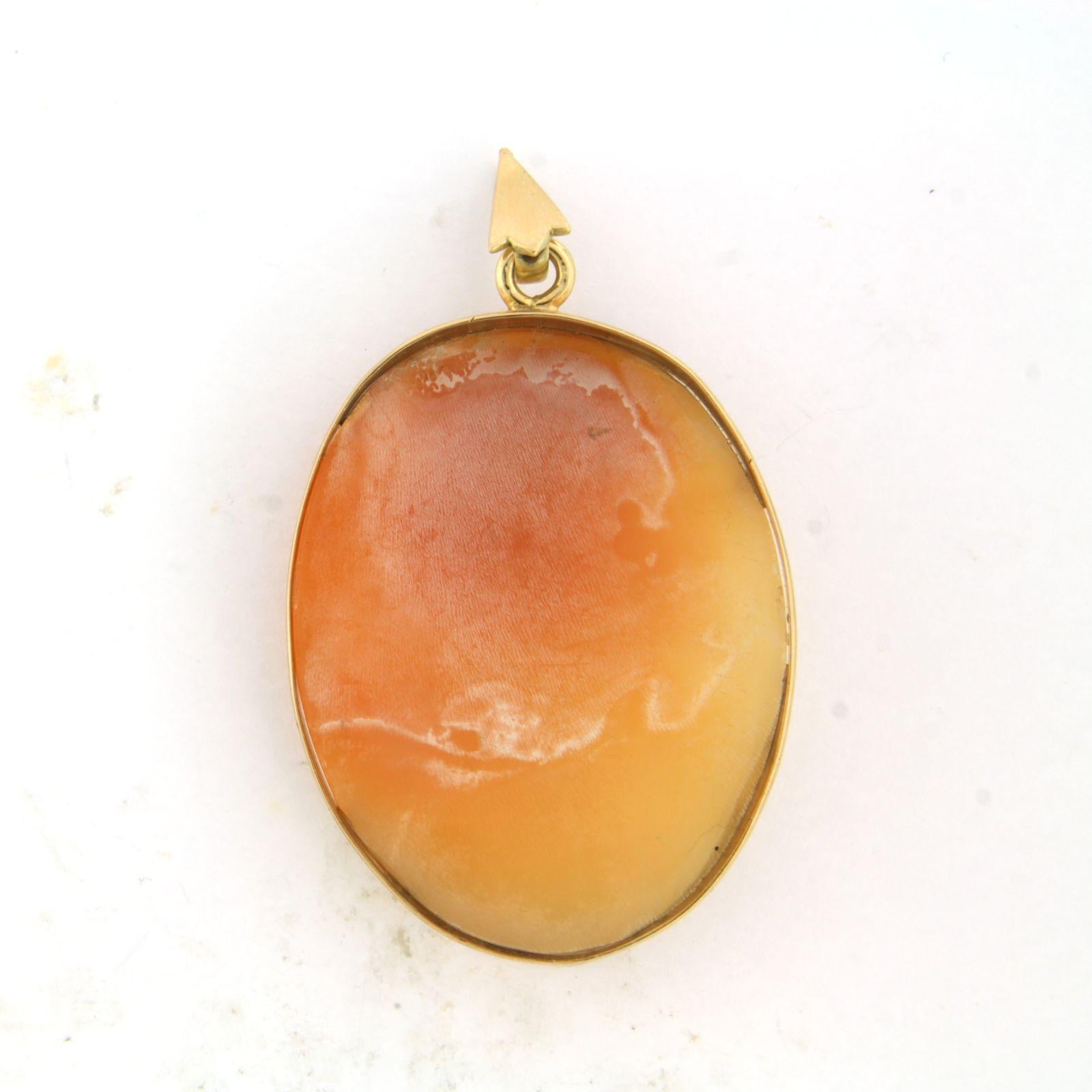 14k gold pendant with cameo - lady's portrait - 12.0 grams For Sale 1