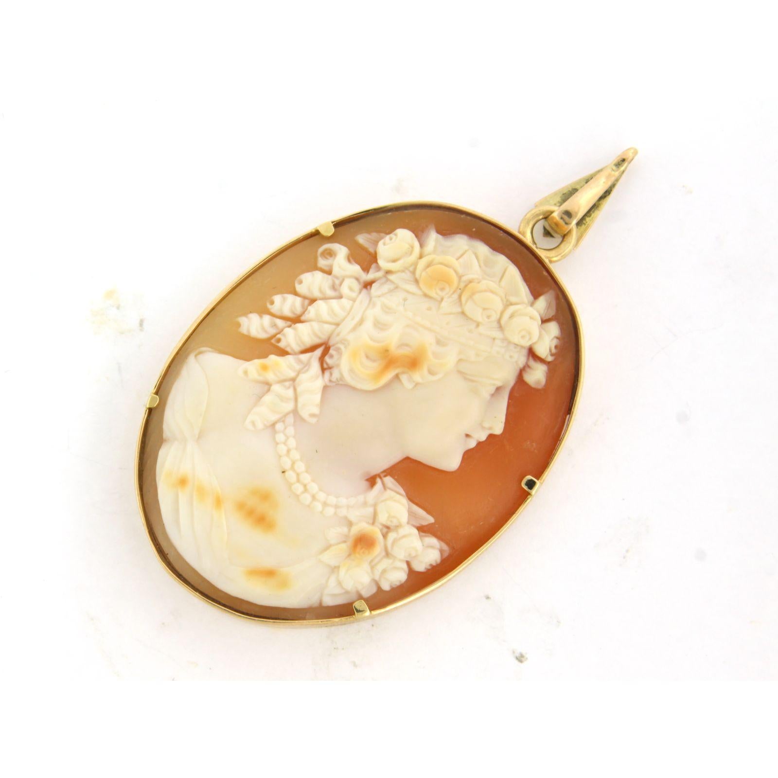 14k gold pendant with cameo - lady's portrait - 12.0 grams For Sale 2