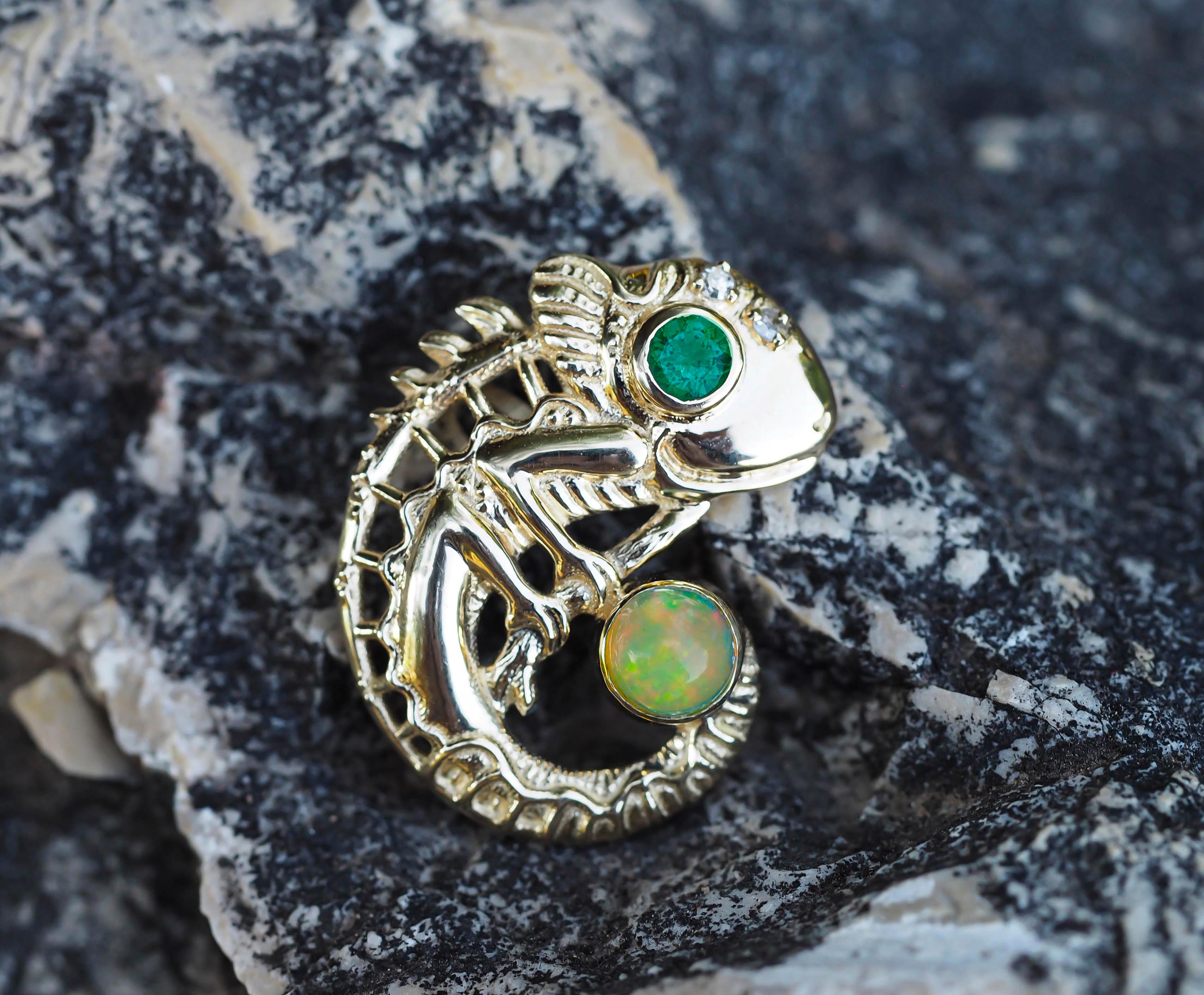 14k Gold Pendant with Opal, Emerald and Diamonds, Chameleon Pendant! For Sale 3