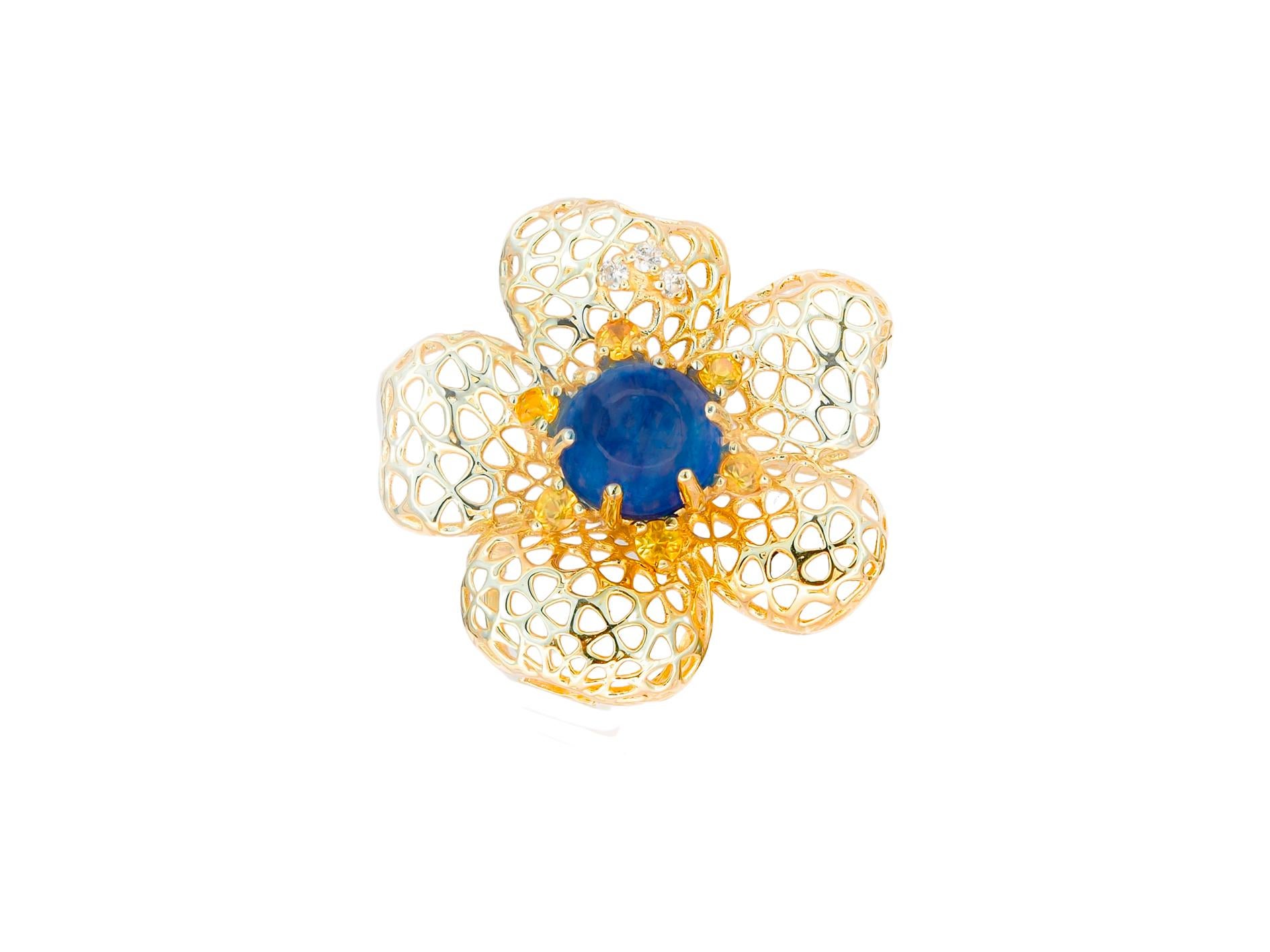 14 karat Gold Pendant with Sapphires and Diamonds. Flower Pendant For Sale 3