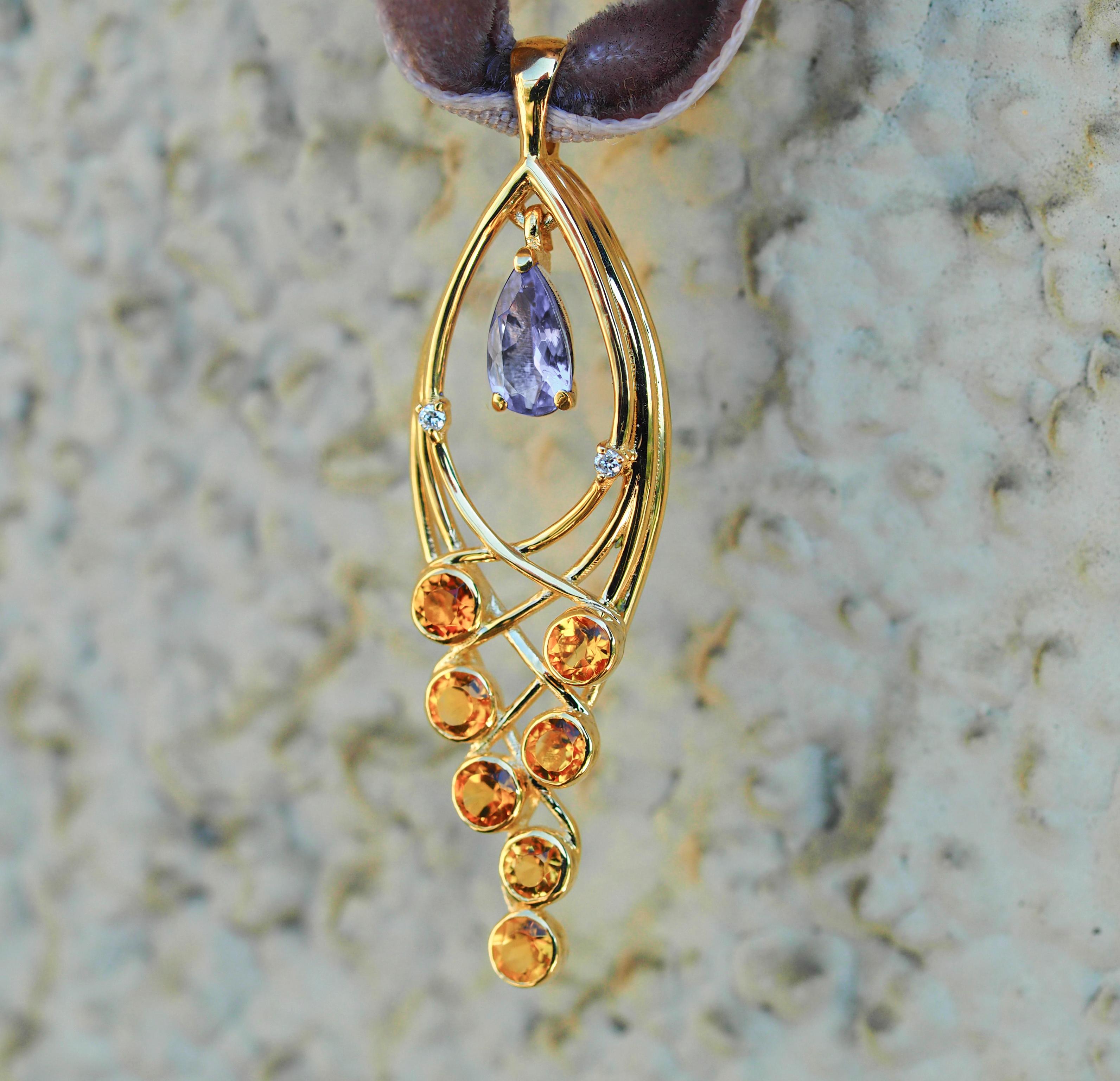Ciondolo in oro 14k con tanzanite, zaffiri e diamanti In condizioni Nuovo in vendita a Istanbul, TR