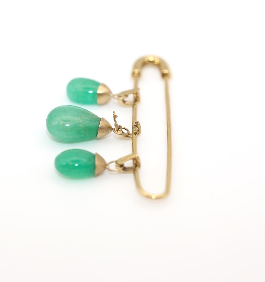 14K Gold Pin With Three Detachable Emerald Drops, 1950 For Sale 5