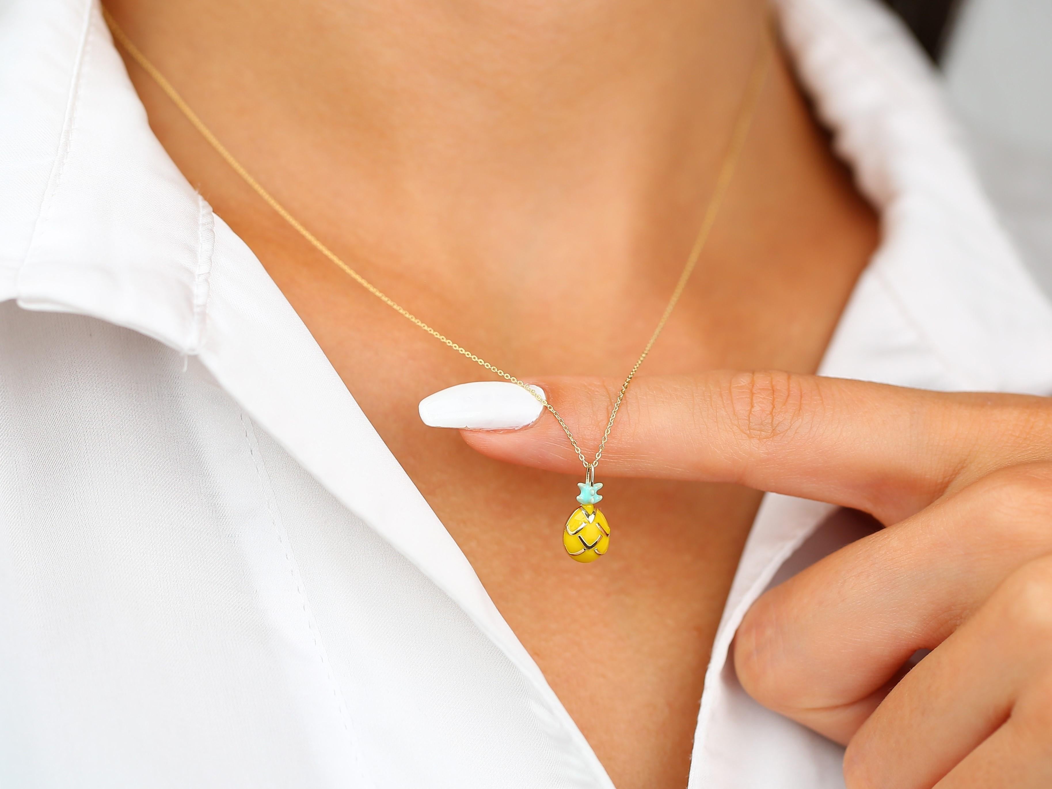 14K Gold Pineapple Necklace, Enamel Fruit Necklace For Sale 5