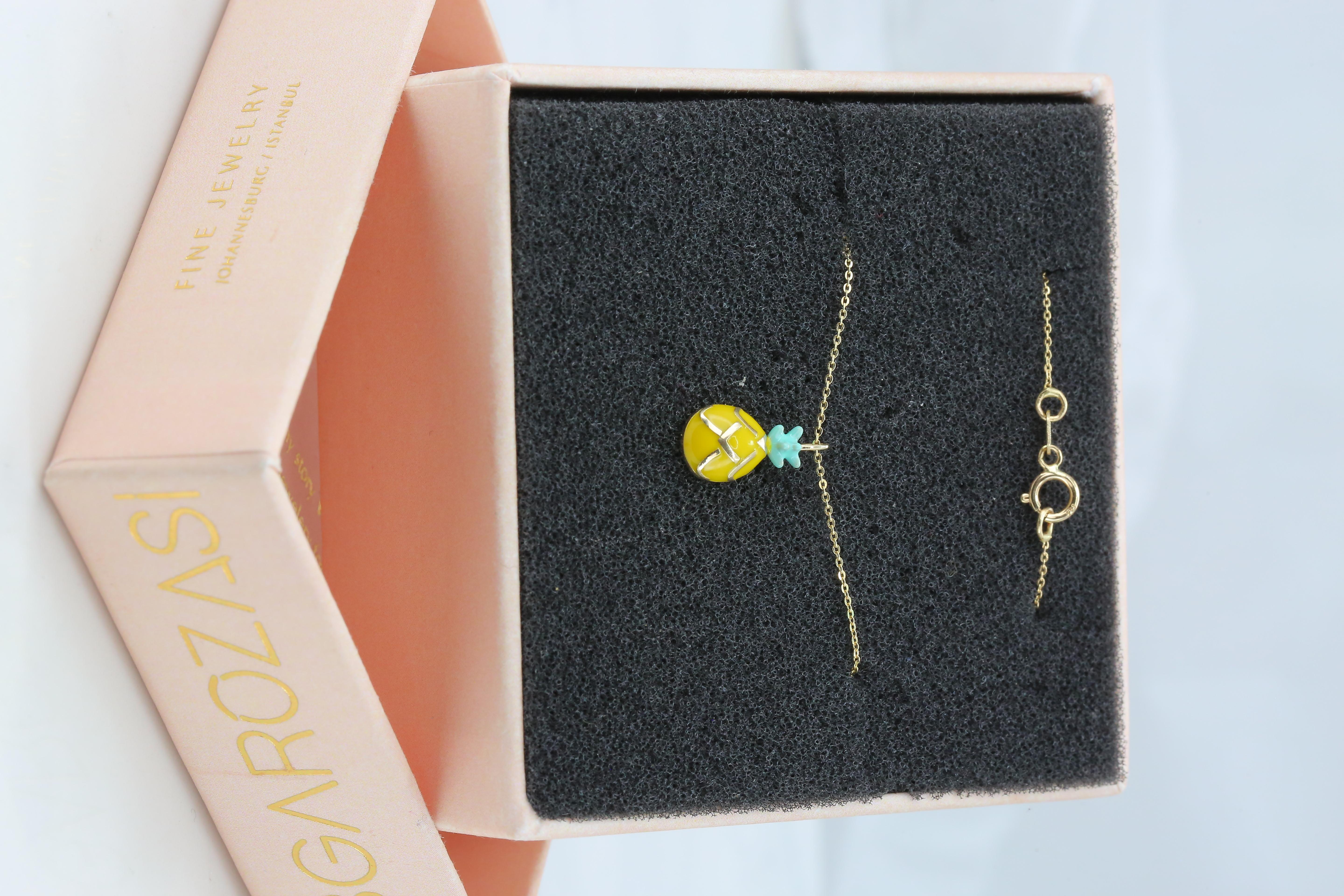 14K Gold Pineapple Necklace, Enamel Fruit Necklace For Sale 1