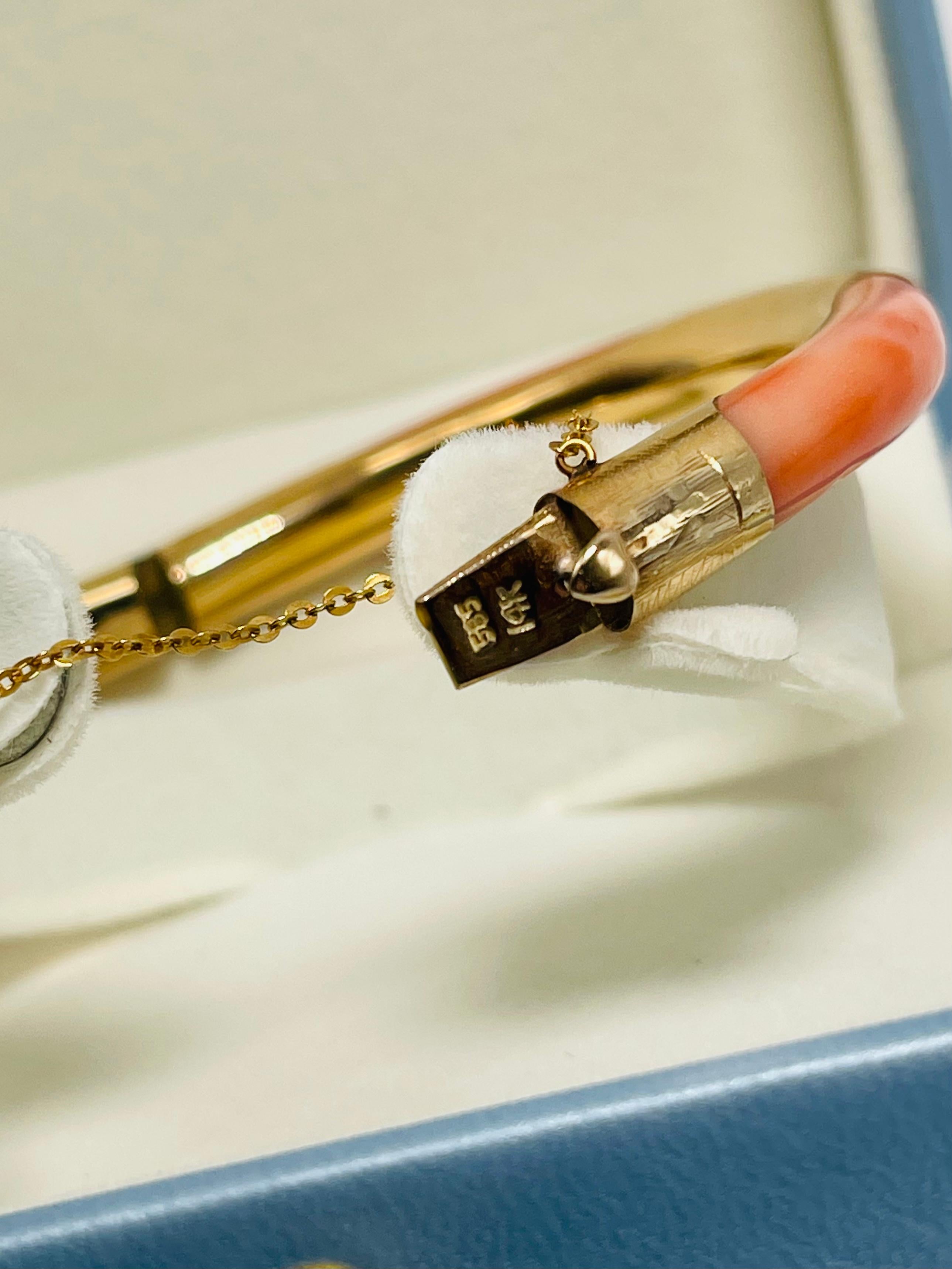 14K Gold Pink Coral Hinged Bangle/Bracelet  For Sale 3