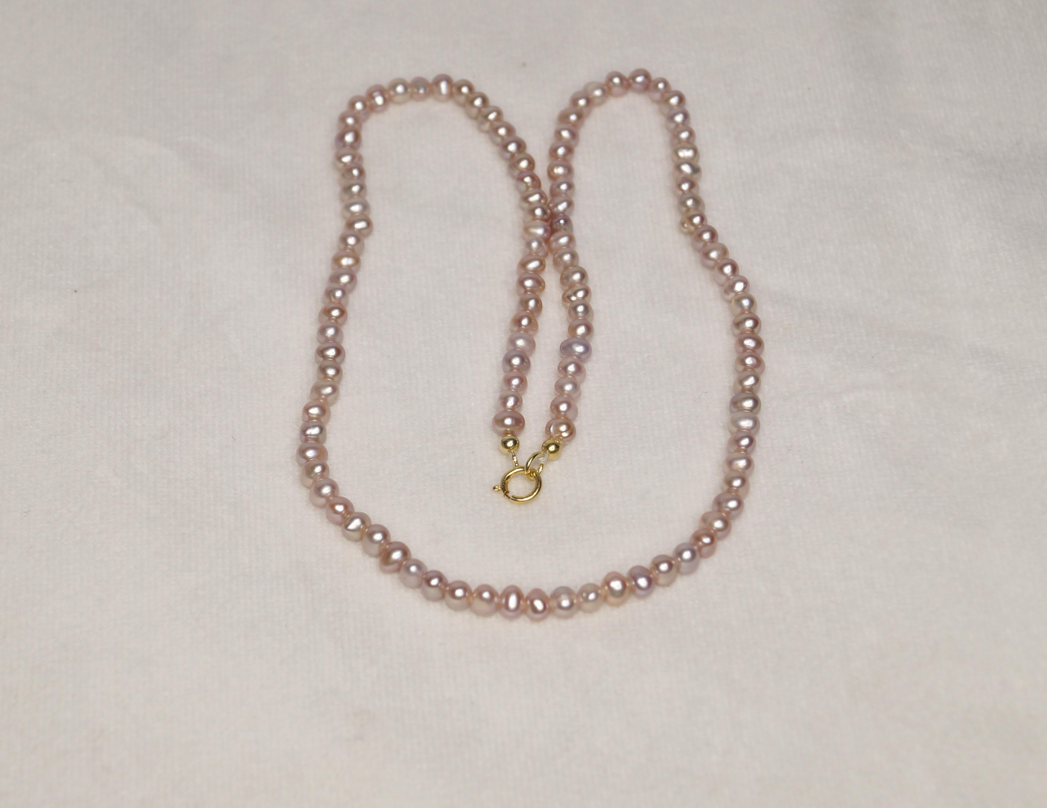 Classy 14k Gold Light Pink Tiny Pearl necklace 4-5mm Freshwater Royal necklace  In New Condition For Sale In Delhi, DL