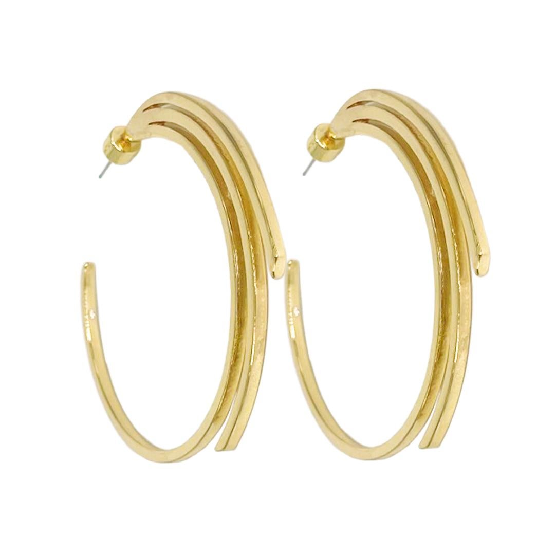 Artfully molded into an unique shooting star, these 14k gold plated brass hoops are lightweight considering the size, so you can wear them comfortably all day or night. Wear with your hair back to show off these show stoppers. Store it in the
