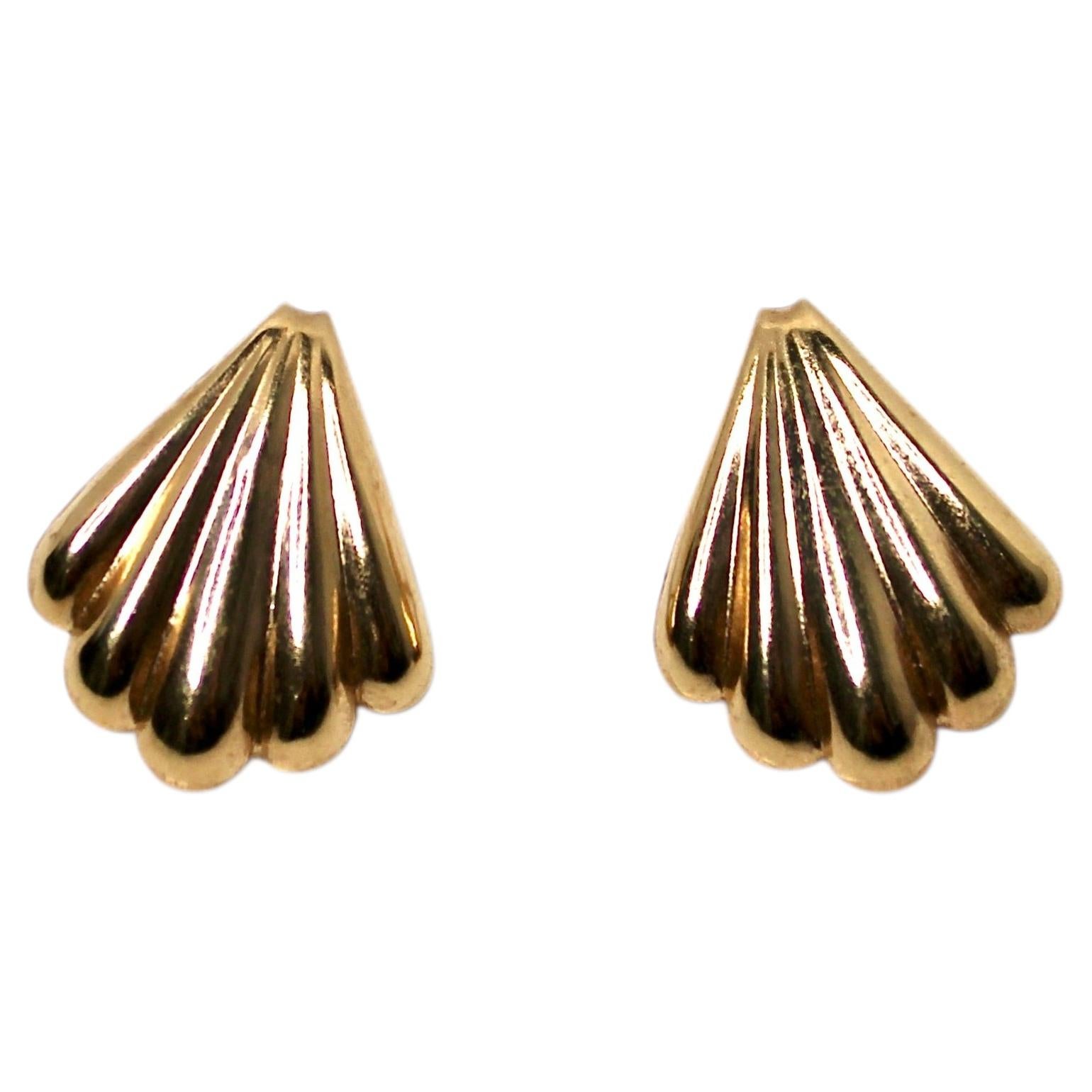 14k Gold Plated Shell Vintage Stud Earrings For Sale