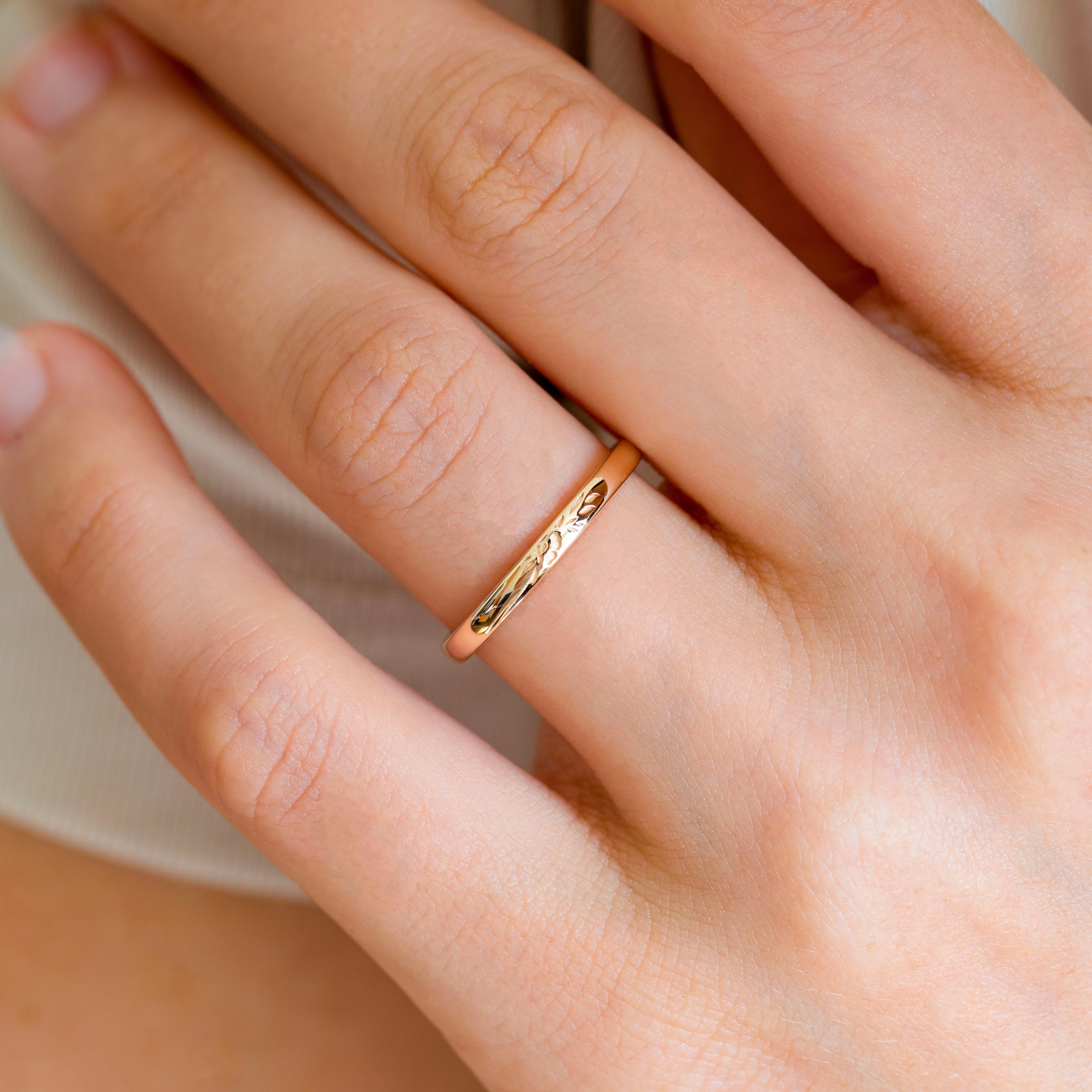 Anello nuziale botanico con papavero in oro 14K - Eleganza del design floreale della Botanica In condizioni Nuovo in vendita a ISTANBUL, TR