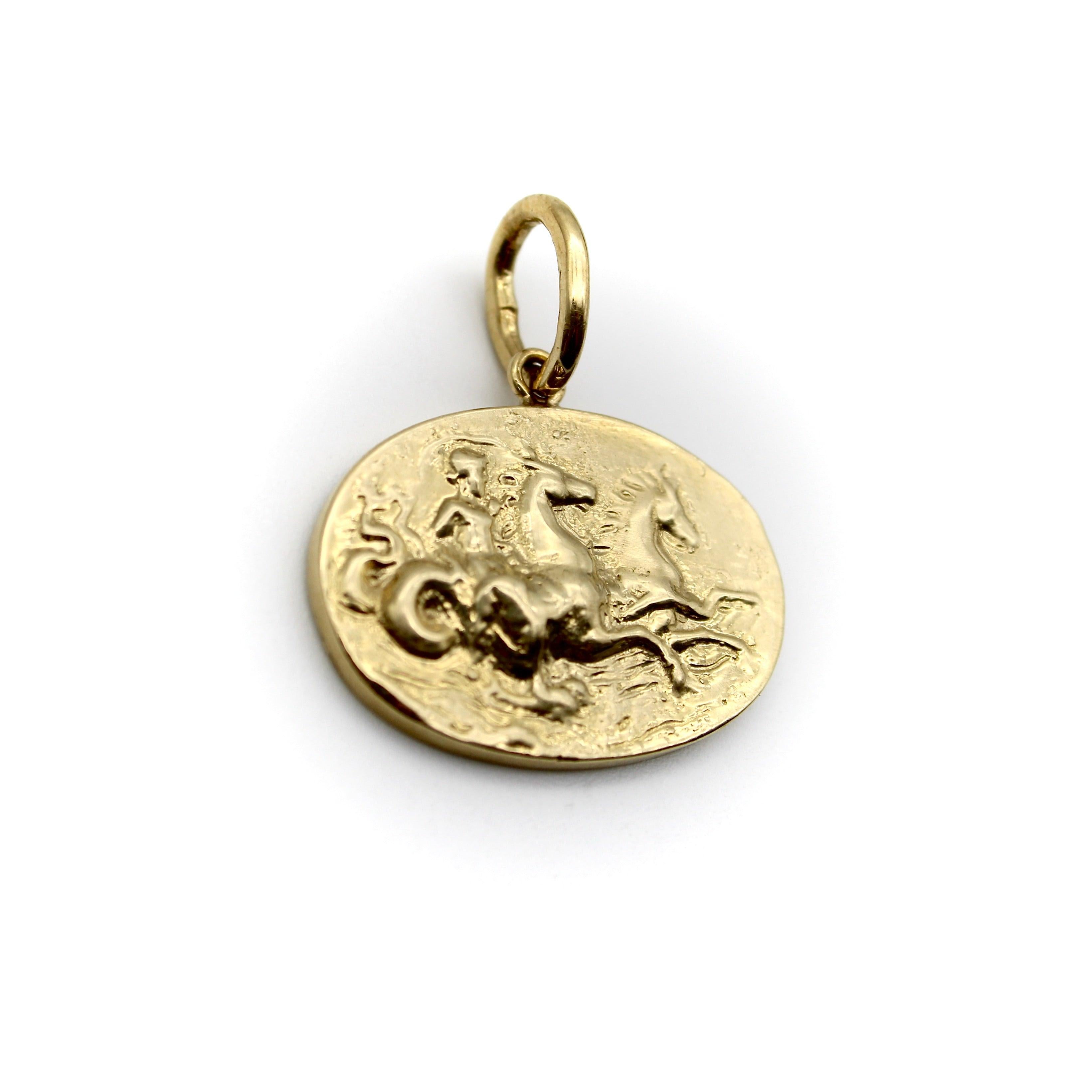 Greco classico Ciondolo a medaglione Poseidon Signature Classical Revival in oro 14K in vendita