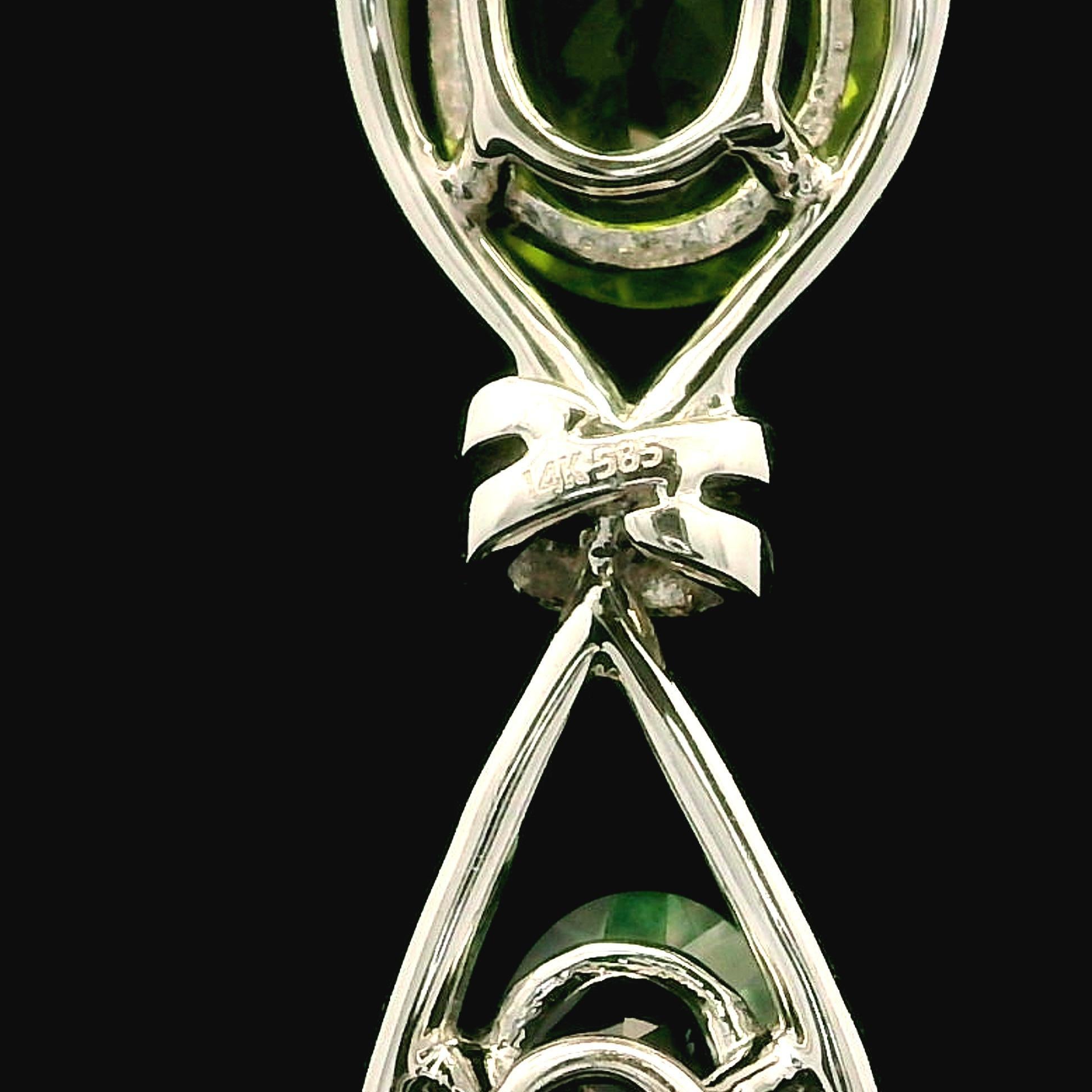 14k Gold Prasiolite Peridot Diamond Long Interlocking Knot Slide Pendant Chain In Excellent Condition For Sale In Montclair, NJ