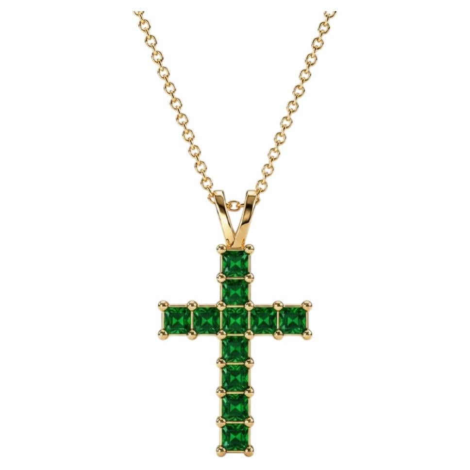 Ciondolo a croce con smeraldi Princess Lab in oro 14k