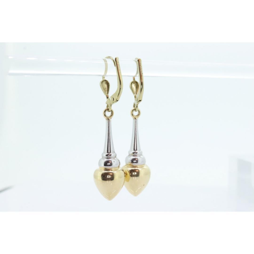 Vintage des années 1990
MATERIAL : Or
Emplacement : Lobe d'oreille
Fermeture : Levier de fermeture

Style : Milieu du siècle


Boucles d'oreilles pendantes en or jaune 14k de style moderne ! Ces fabuleuses boucles d'oreilles sont creuses à