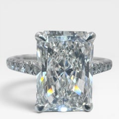 14k Gold Ring 3.56Ct. Lab Grown Radiant Cut Diamond With Side Diamonds 0.23 Ct.