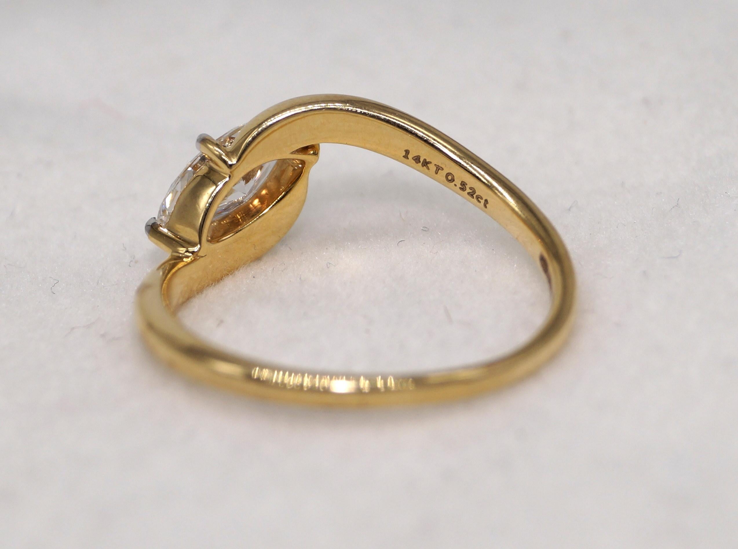 Anello in oro 14k Anello in moissanite certificata Anello con diamante solitario rotondo in oro 14k in vendita 1