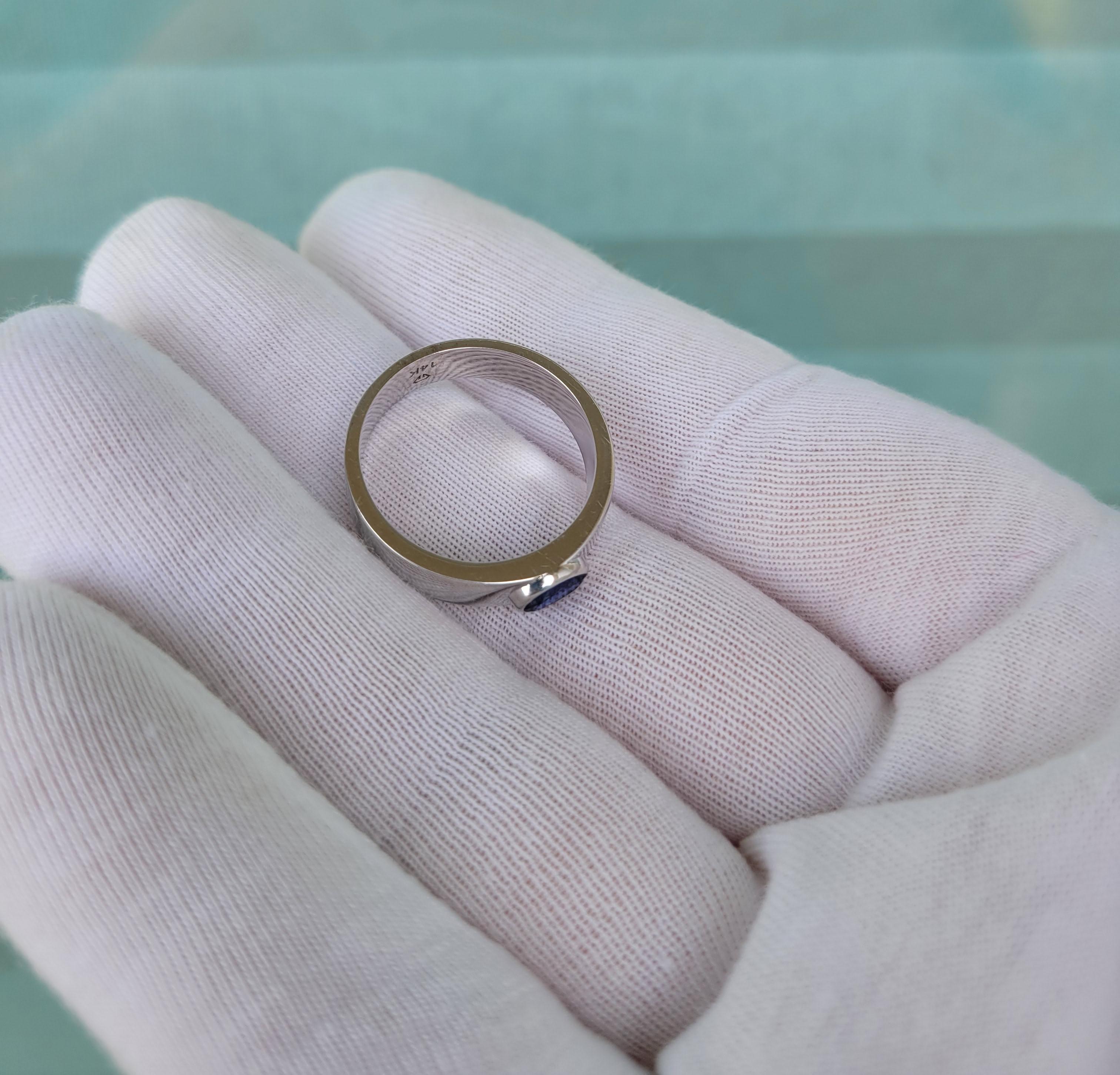 For Sale:  14k Gold Ring for Men with Blue Sapphire 5