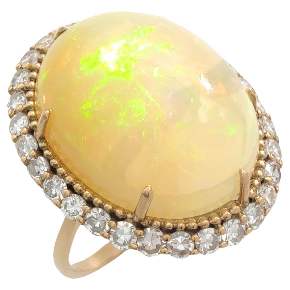 14K Gold Ring Genuine Opal  Diamond Halo  IAG Certified Gemstones woman´s ring For Sale