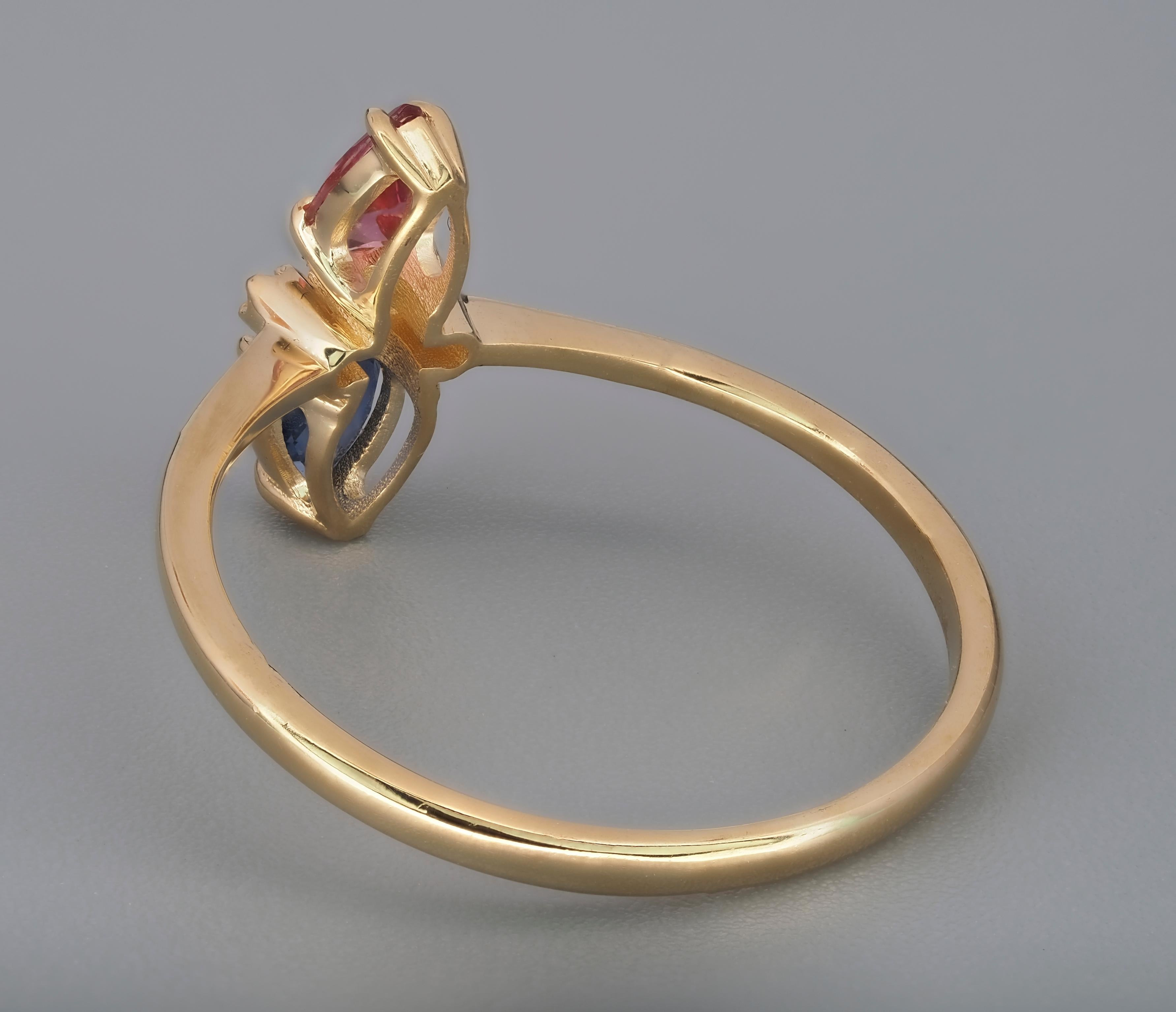 For Sale:  14k Gold Ring in Art Deco Style with Central Sapphire, Tourmaline and Diamonds 5