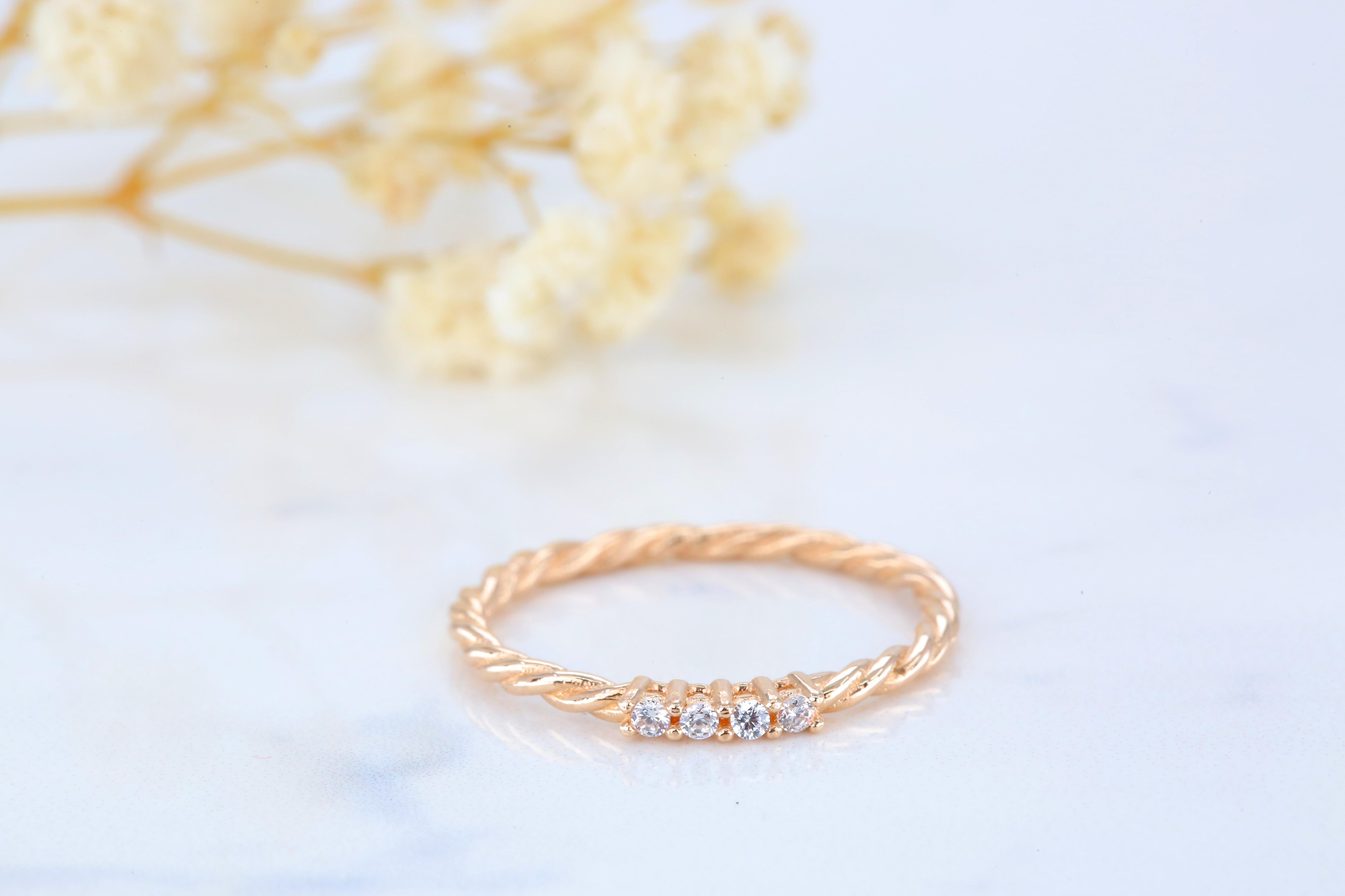 Im Angebot: 14K Goldring Modelle, tägliche Ringe, gedrehter Ring, kombinierbarer Ring, Goldring () 3