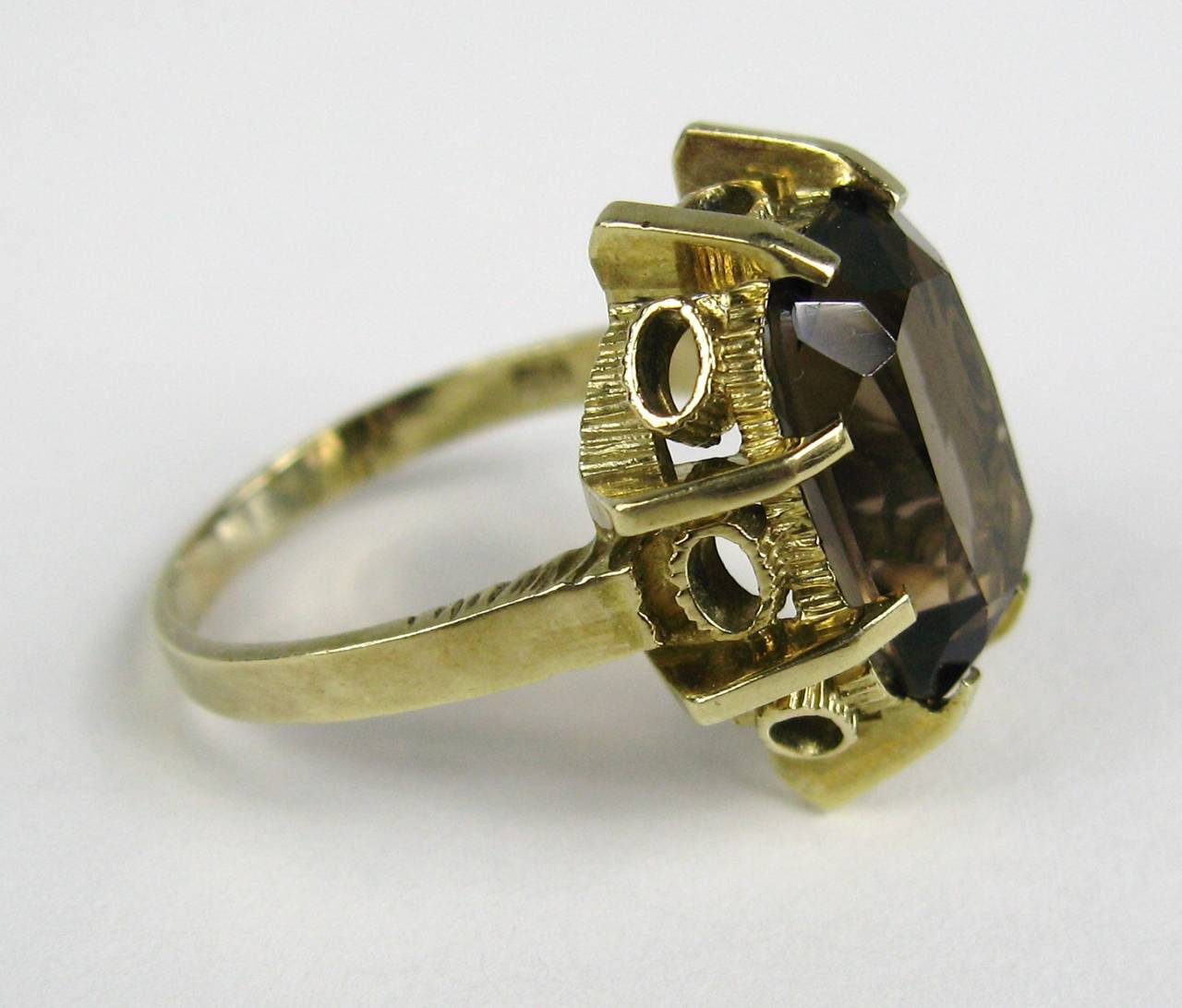 14 Karat Gold Ring Smokey Quartz Midcentury, 1950s In Good Condition For Sale In Wallkill, NY