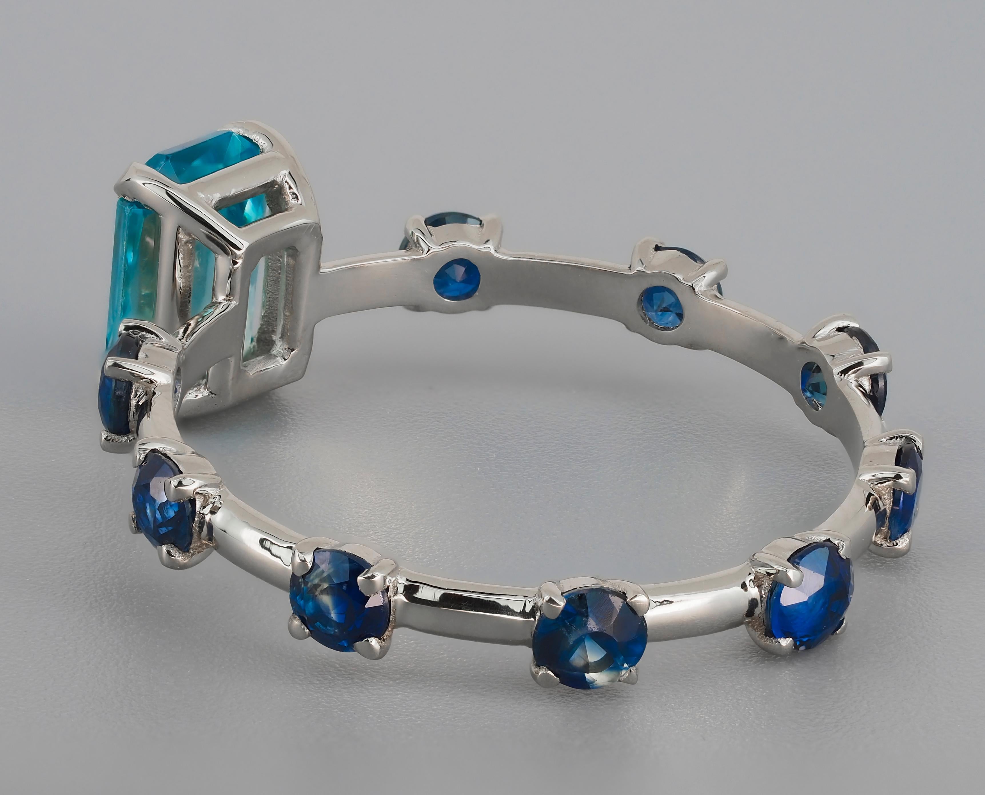 Women's 14k gold ring topaz and sapphires.  For Sale