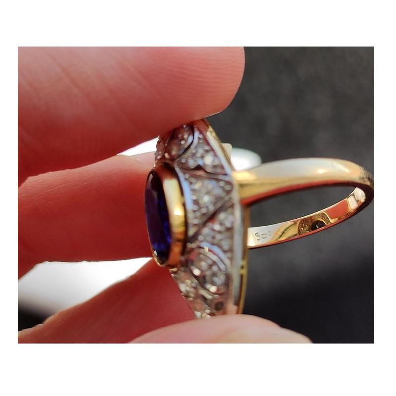 Women's 14 Karat Gold Ring with 26 Diamonds and Sapphire